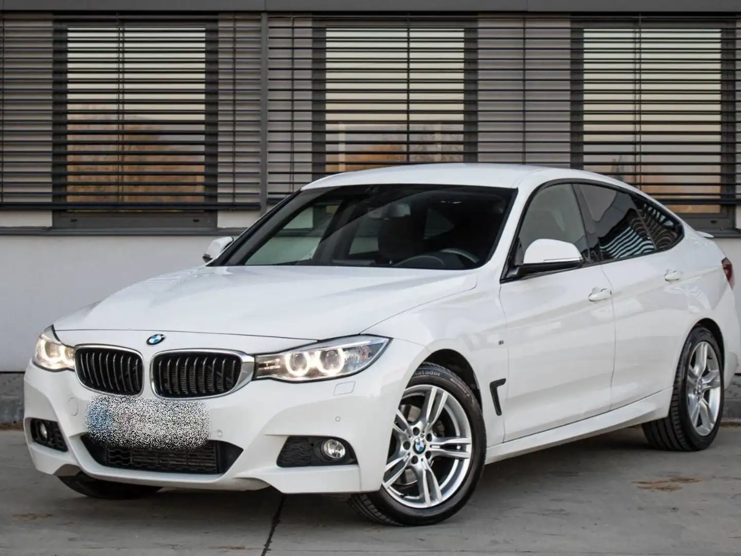 BMW 328 328i xDrive GT Aut. Bílá - 1