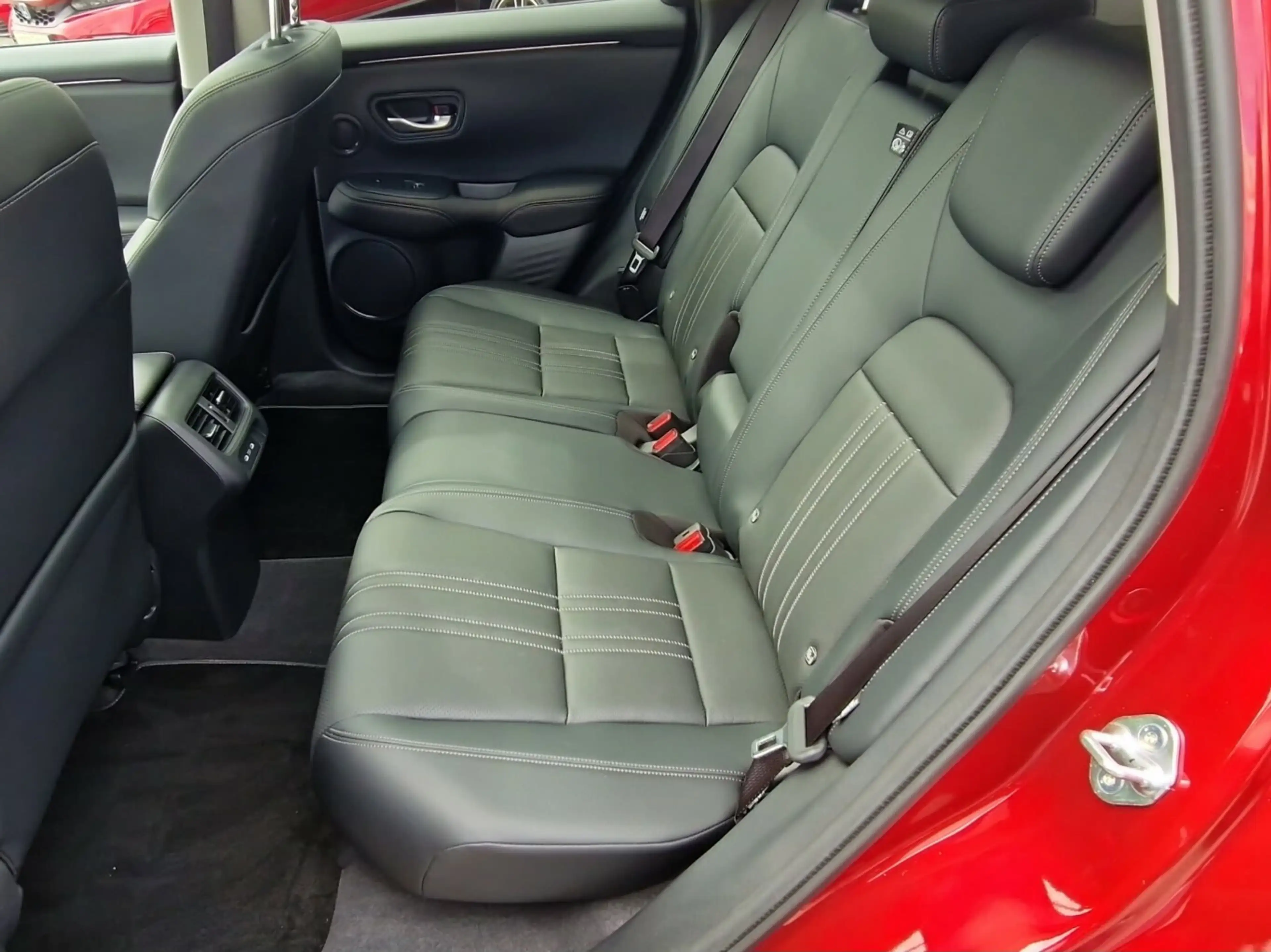 Honda ZR-V 2.0 e:HEV Advance|AERO-Paket — photo 8