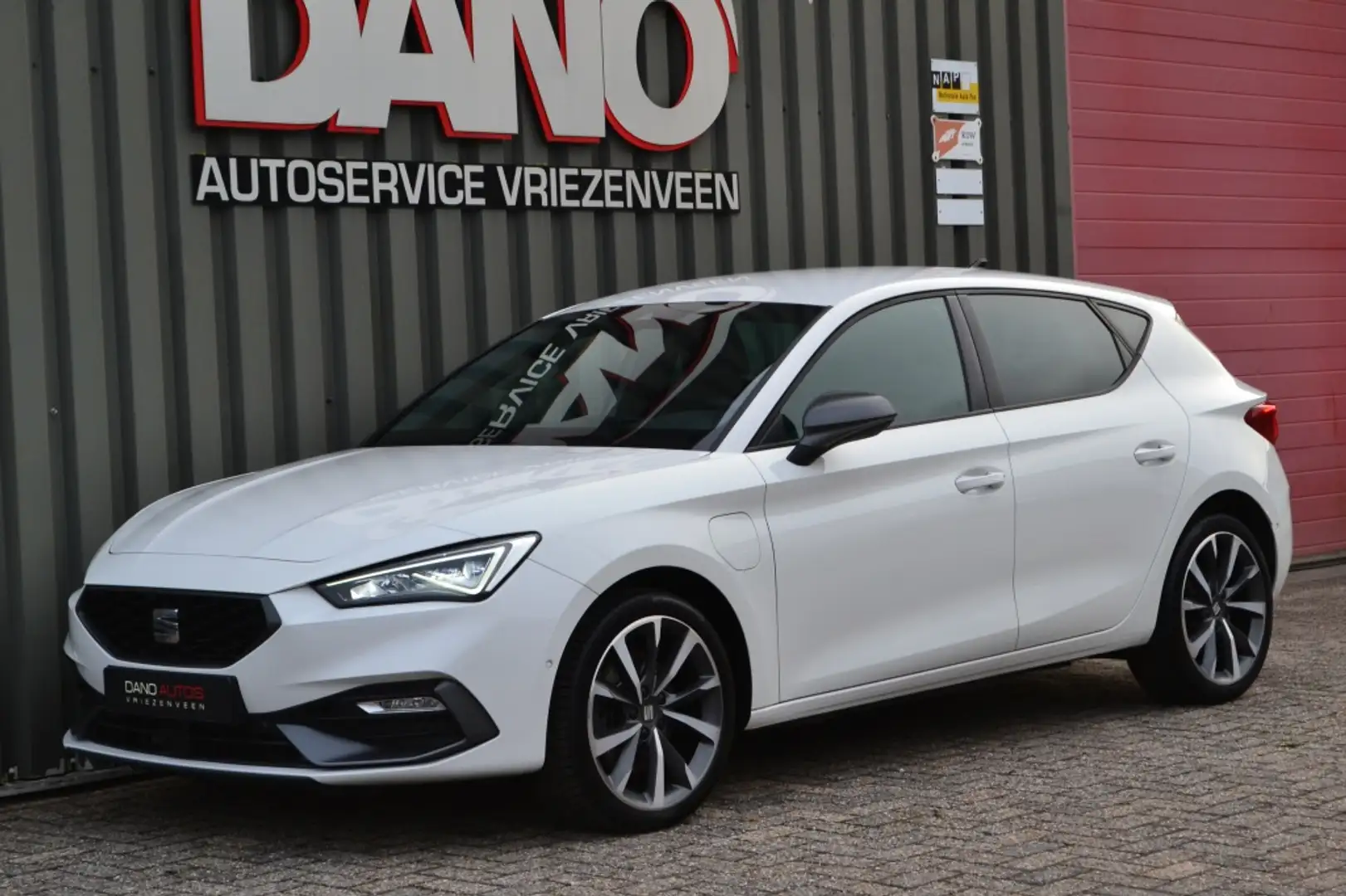 SEAT Leon e-Hybrid FR Business LED/Camera/18''/Keyless Blanco - 1