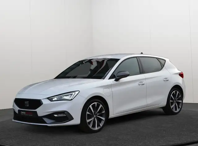 SEAT Leon e-Hybrid FR Business LED/Camera/18''/Keyless