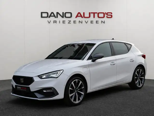 SEAT Leon e-Hybrid FR Business LED/Camera/18''/Keyless