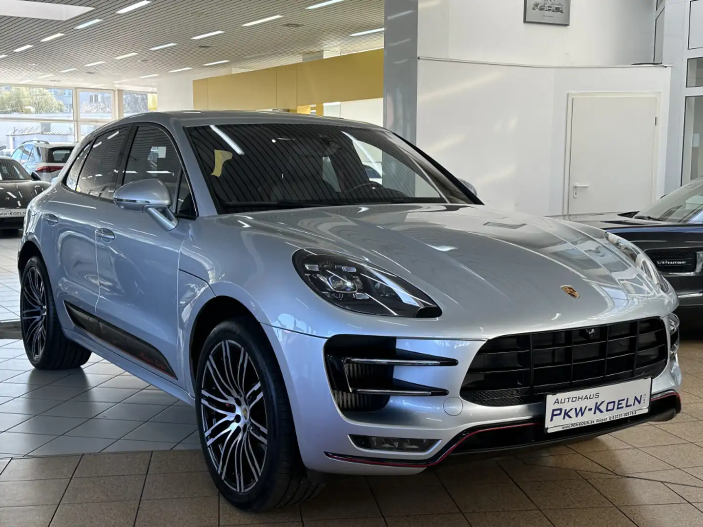 Porsche Macan Turbo Exclusive Performance Edition *VOLL* Silber - 2