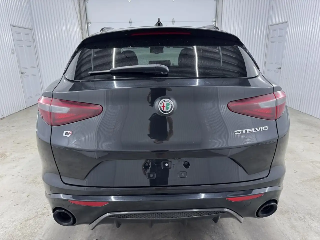 Alfa Romeo Stelvio снимка Alfa Romeo Stelvio