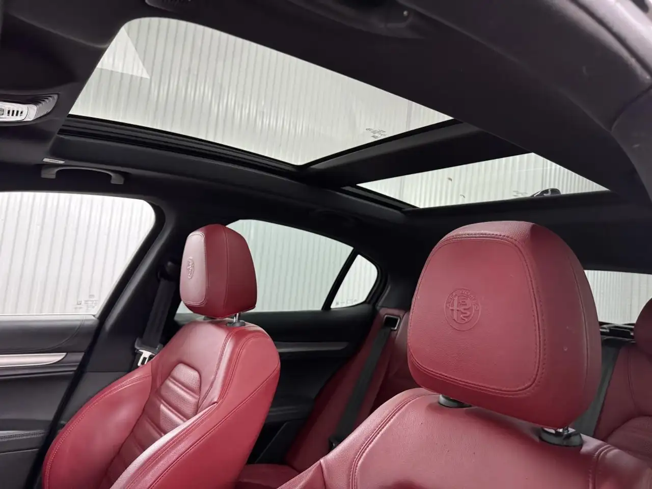 Alfa Romeo Stelvio снимка Alfa Romeo Stelvio
