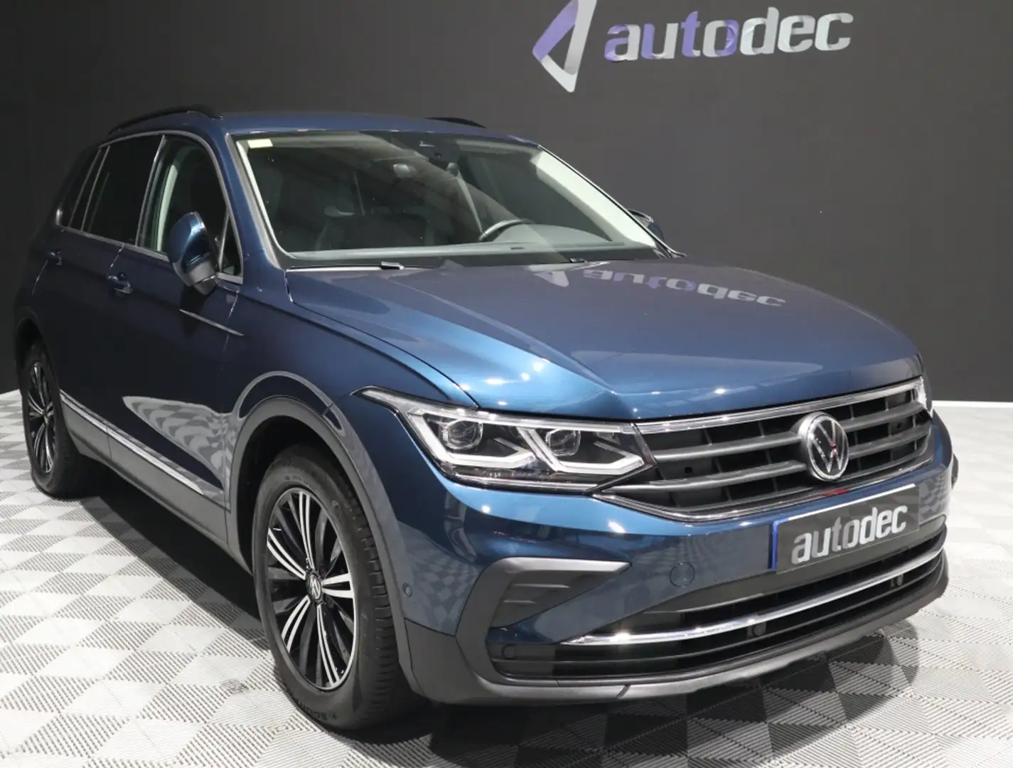 Volkswagen Tiguan 1.5 TSI Life DSG 110kW Blauw - 2