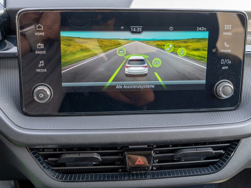 Skoda Fabia 1,0 TSi Essence — photo 13