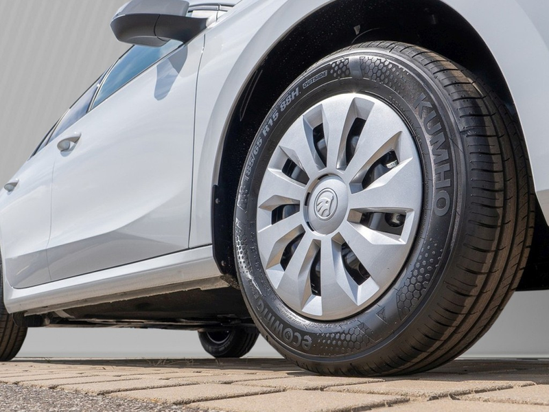 Skoda Fabia 1,0 TSi Essence — photo 5