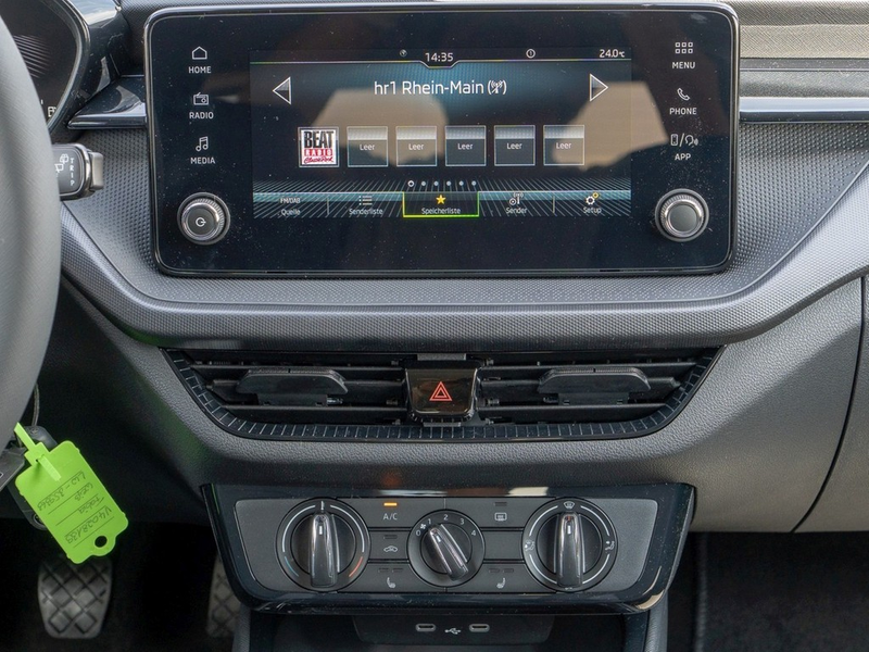 Skoda Fabia 1,0 TSi Essence — photo 12