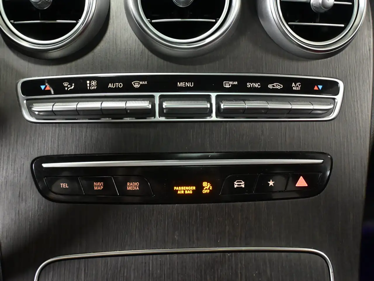Mercedes-Benz GLC снимка Mercedes-Benz GLC