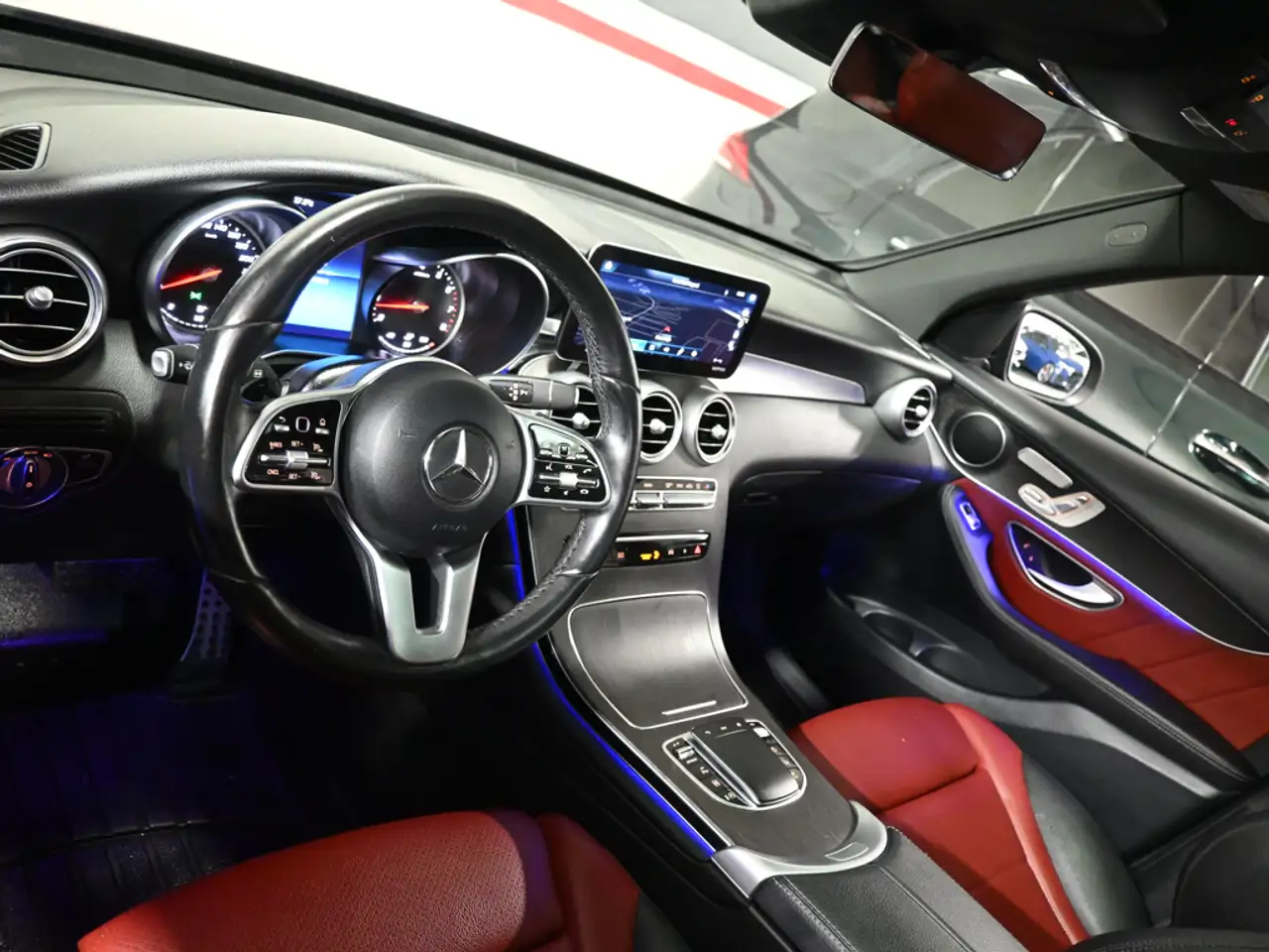Mercedes-Benz GLC снимка Mercedes-Benz GLC