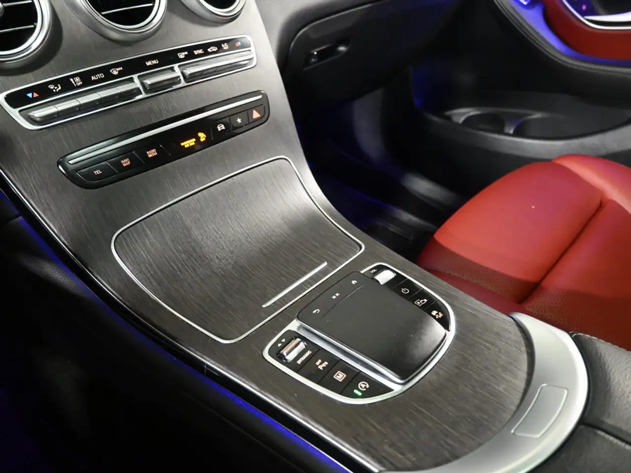 Mercedes-Benz GLC снимка Mercedes-Benz GLC