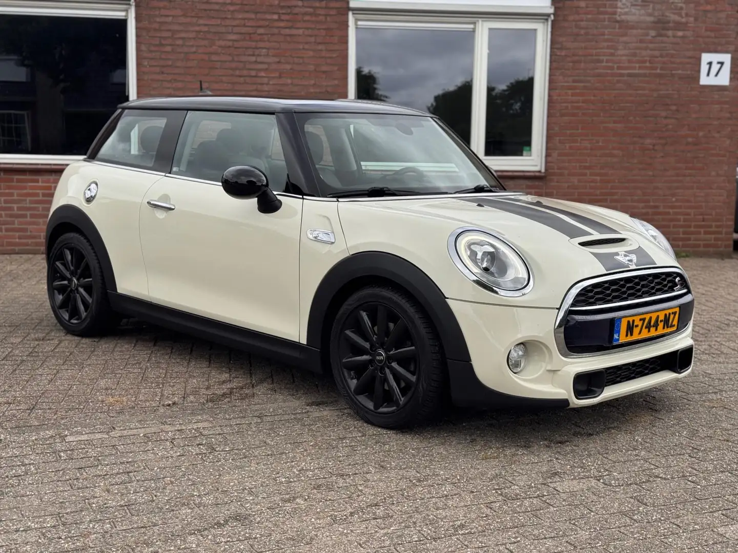 MINI Cooper S Mini 2.0 Chili Serious Business Pano Wit - 2