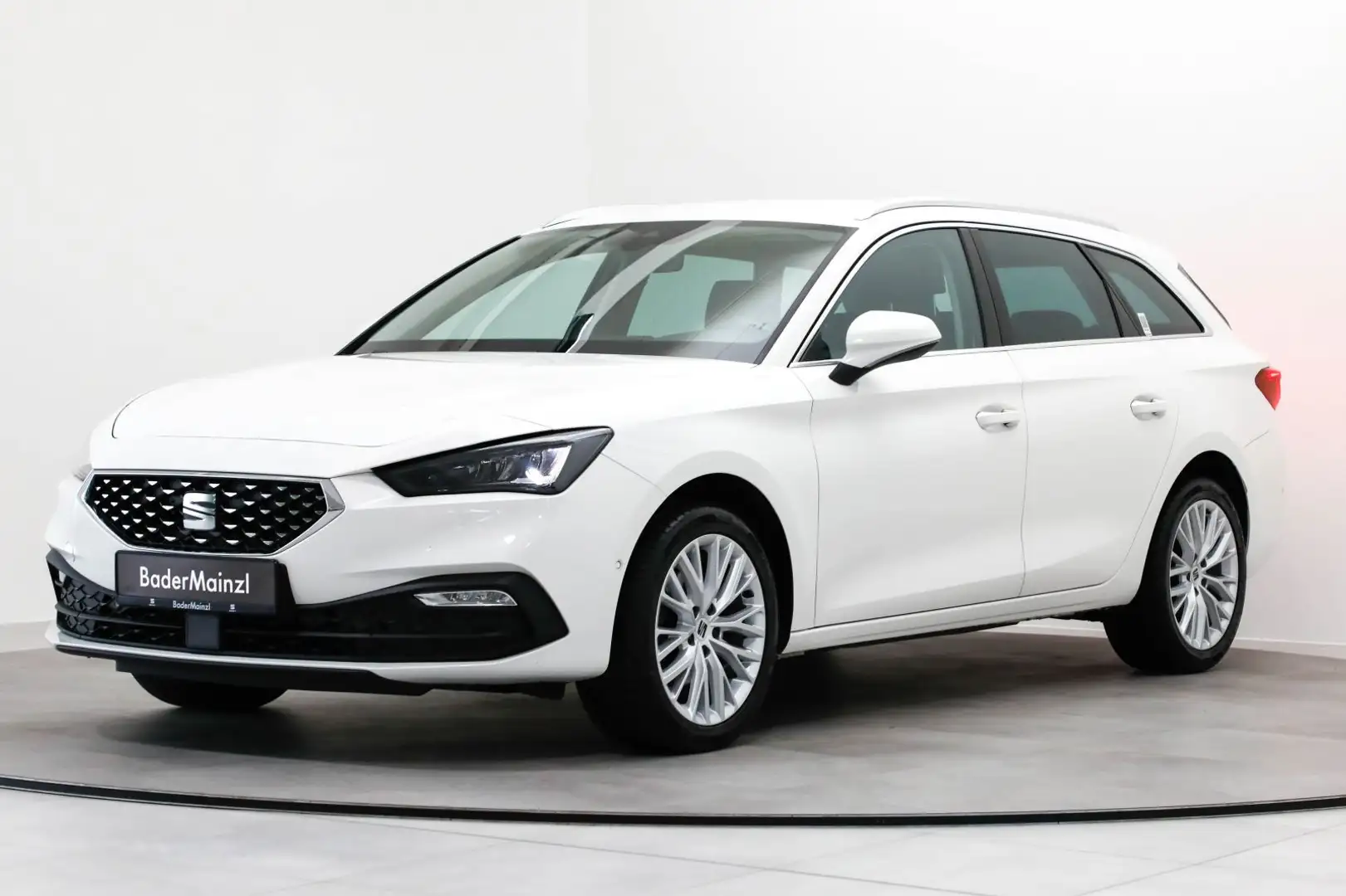 SEAT Leon ST 1.5 TSI DSG XCELLENCE ACC SHZ CarPlay Weiß - 2