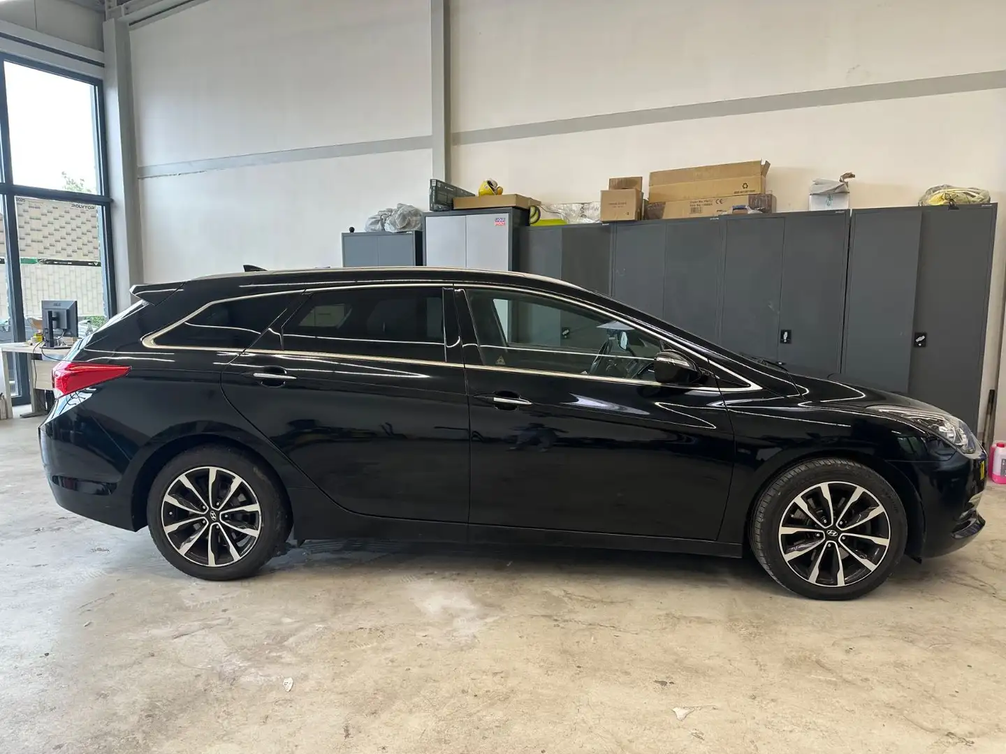 Hyundai i40 cw blue Style*Automatik*Panorama*Navi*Temp Black - 2