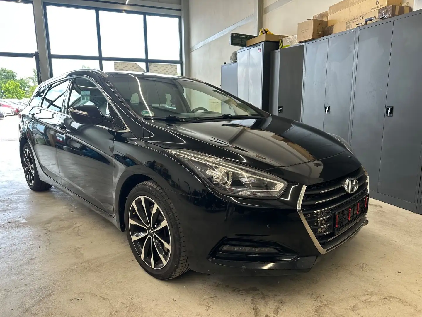 Hyundai i40 cw blue Style*Automatik*Panorama*Navi*Temp Black - 1