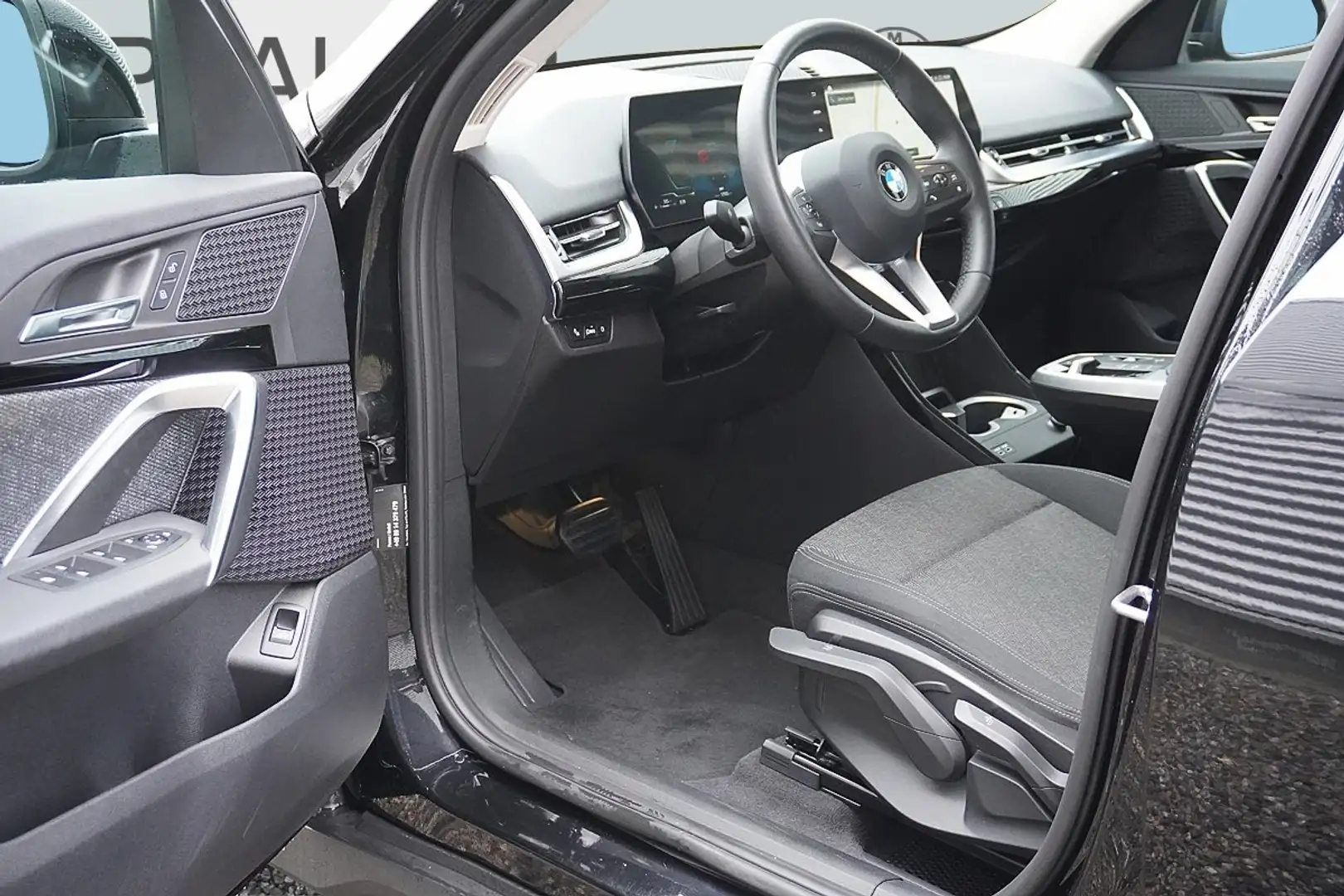 BMW X1 sDrive18i Automatik Navi Kamera LED adaptiv DAB Fe Negro - 2