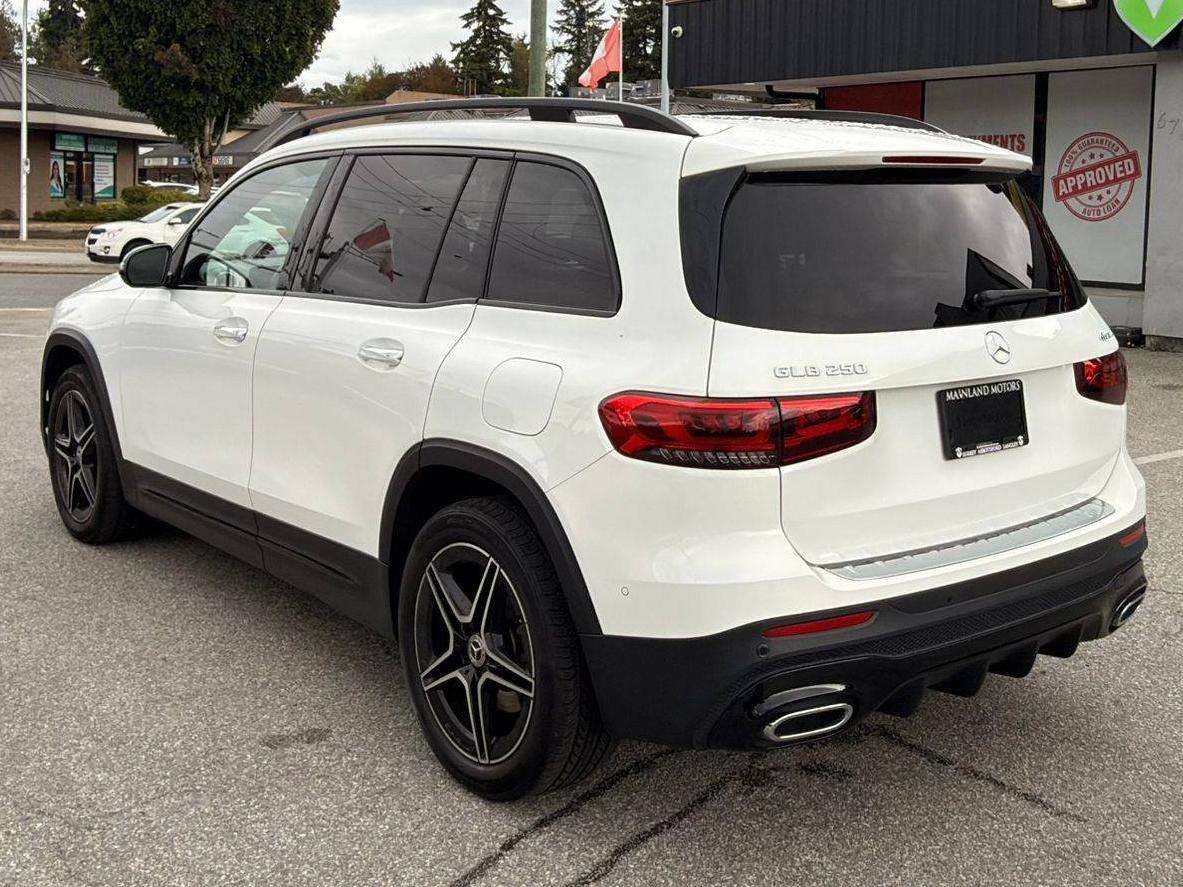 2022 Mercedes-Benz GLB — view 7