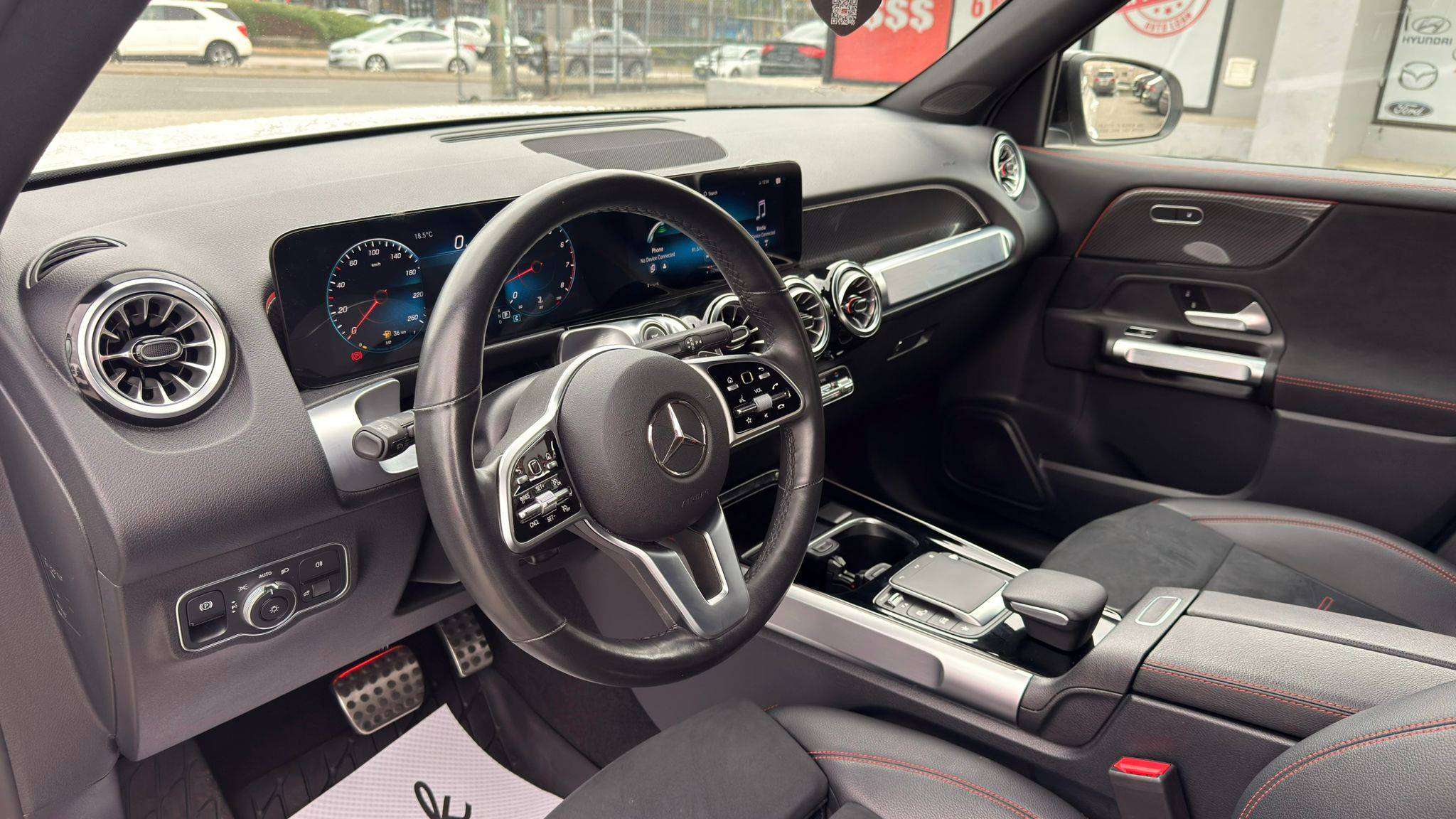 2022 Mercedes-Benz GLB — view 9