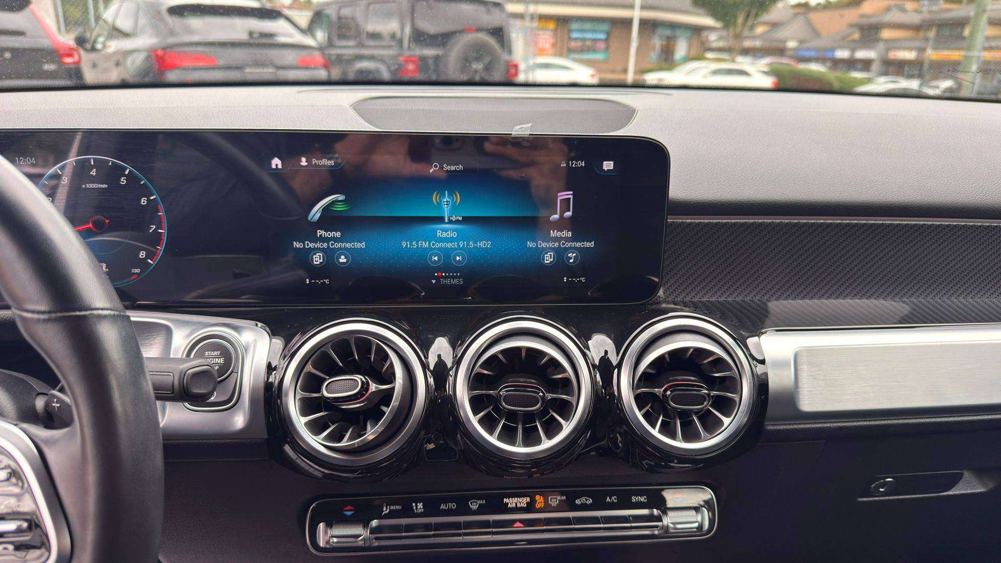 2022 Mercedes-Benz GLB — view 13