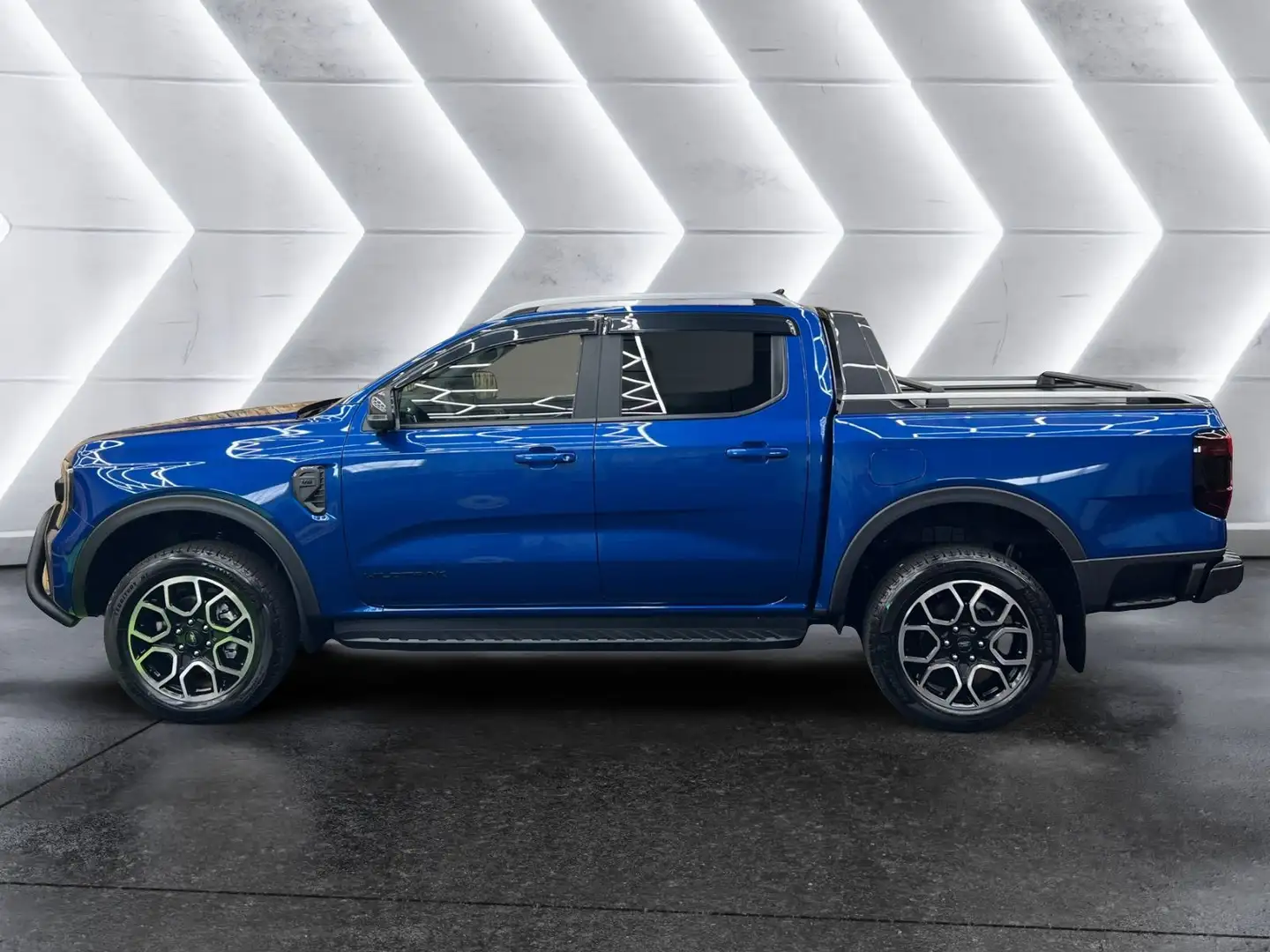 Ford Ranger Wildtrak 3,0L V6 **inkl. Rollo**Frontbügel**Grill Blau - 2