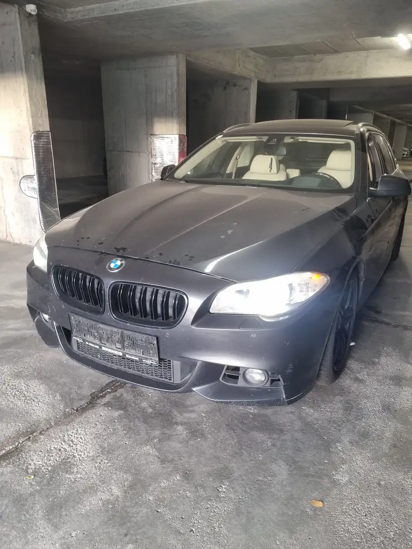 BMW 530 530d xDrive Touring Österreich-Paket Aut. Fekete - 2