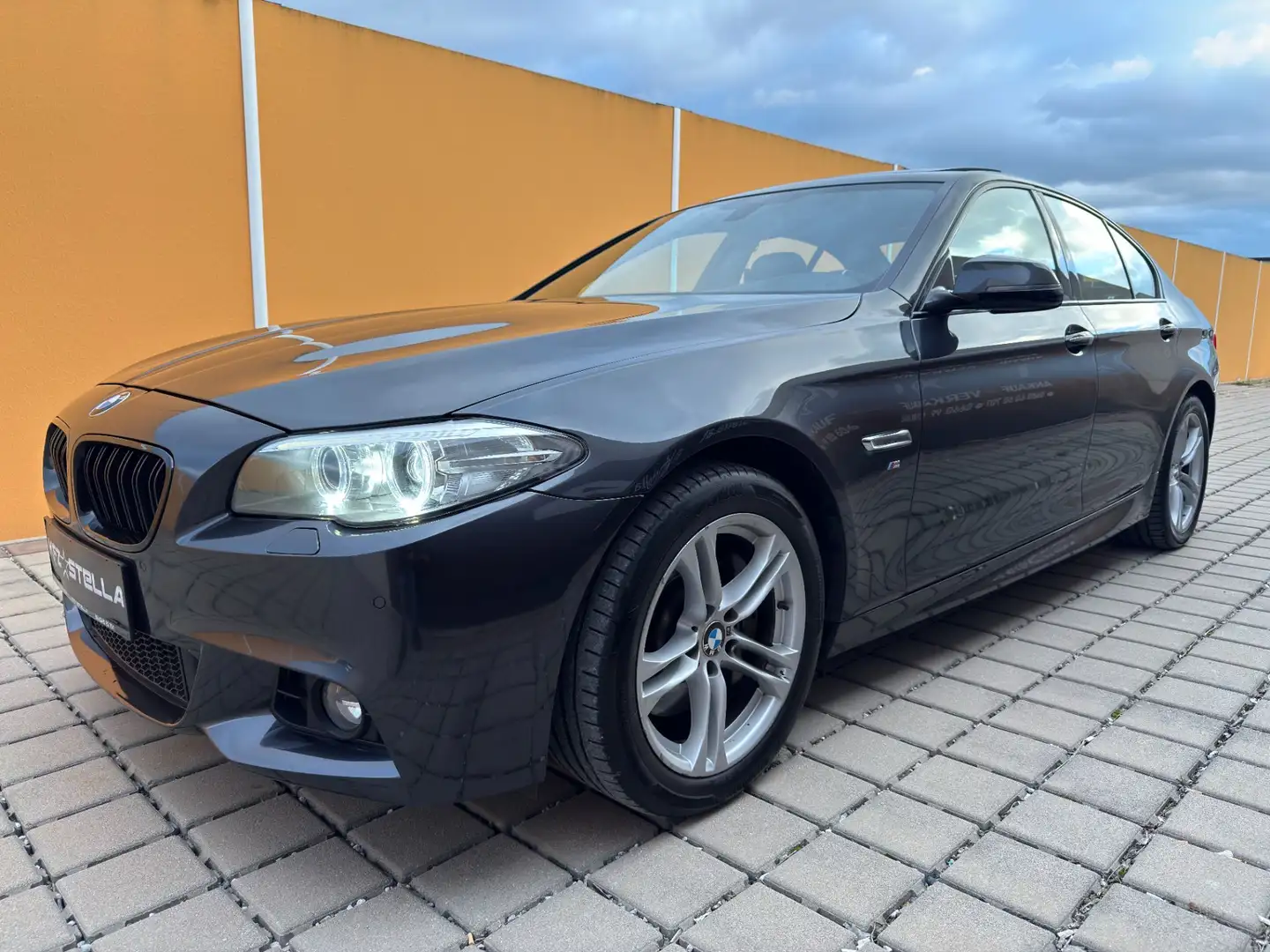 BMW 530 d xDrive F10 LCI Facelift M-Paket ab Werk/SHD/Alc Gris - 1