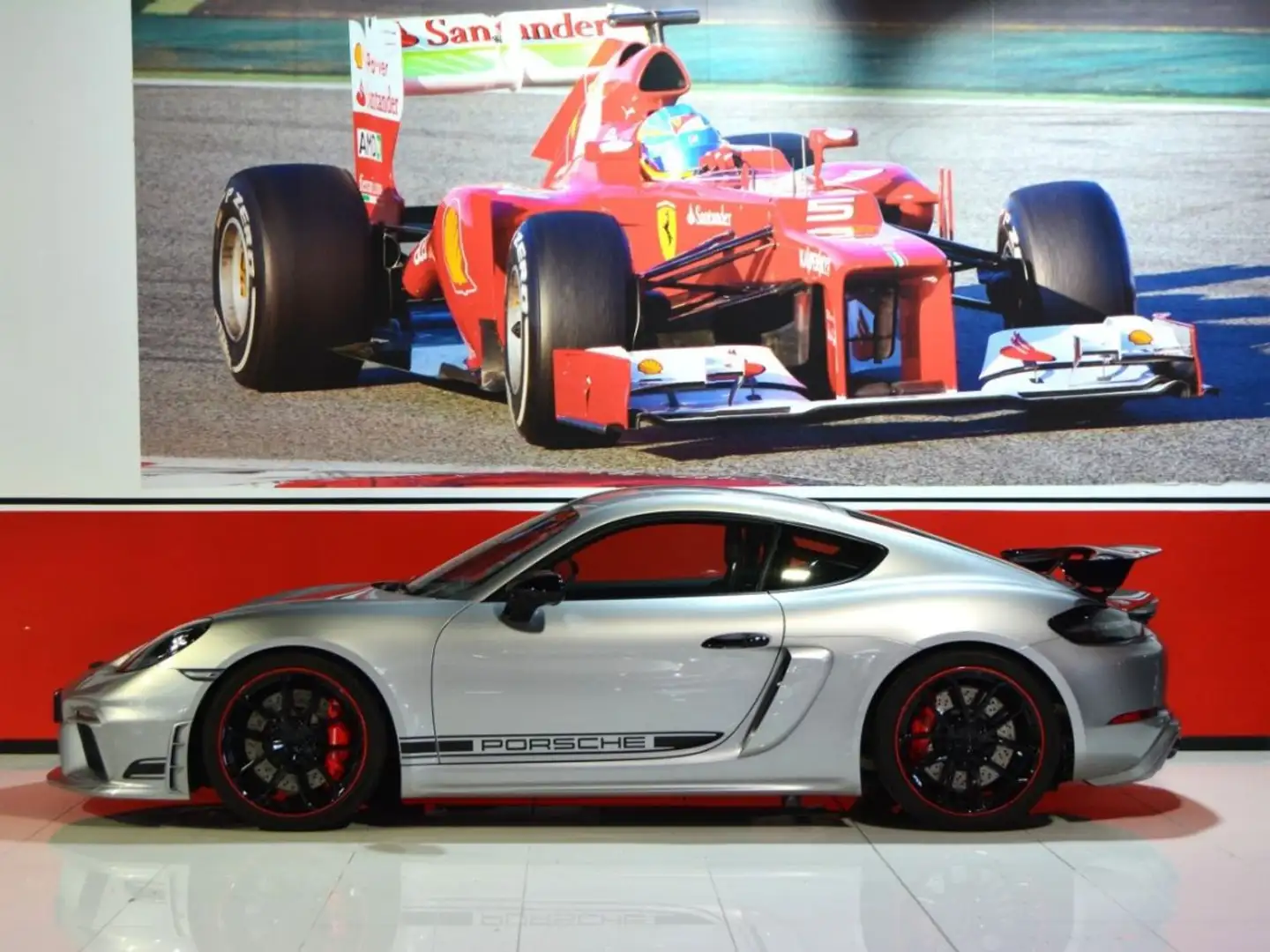 Porsche 718 GT4 Clubsport Boite Manuelle Grigio - 2