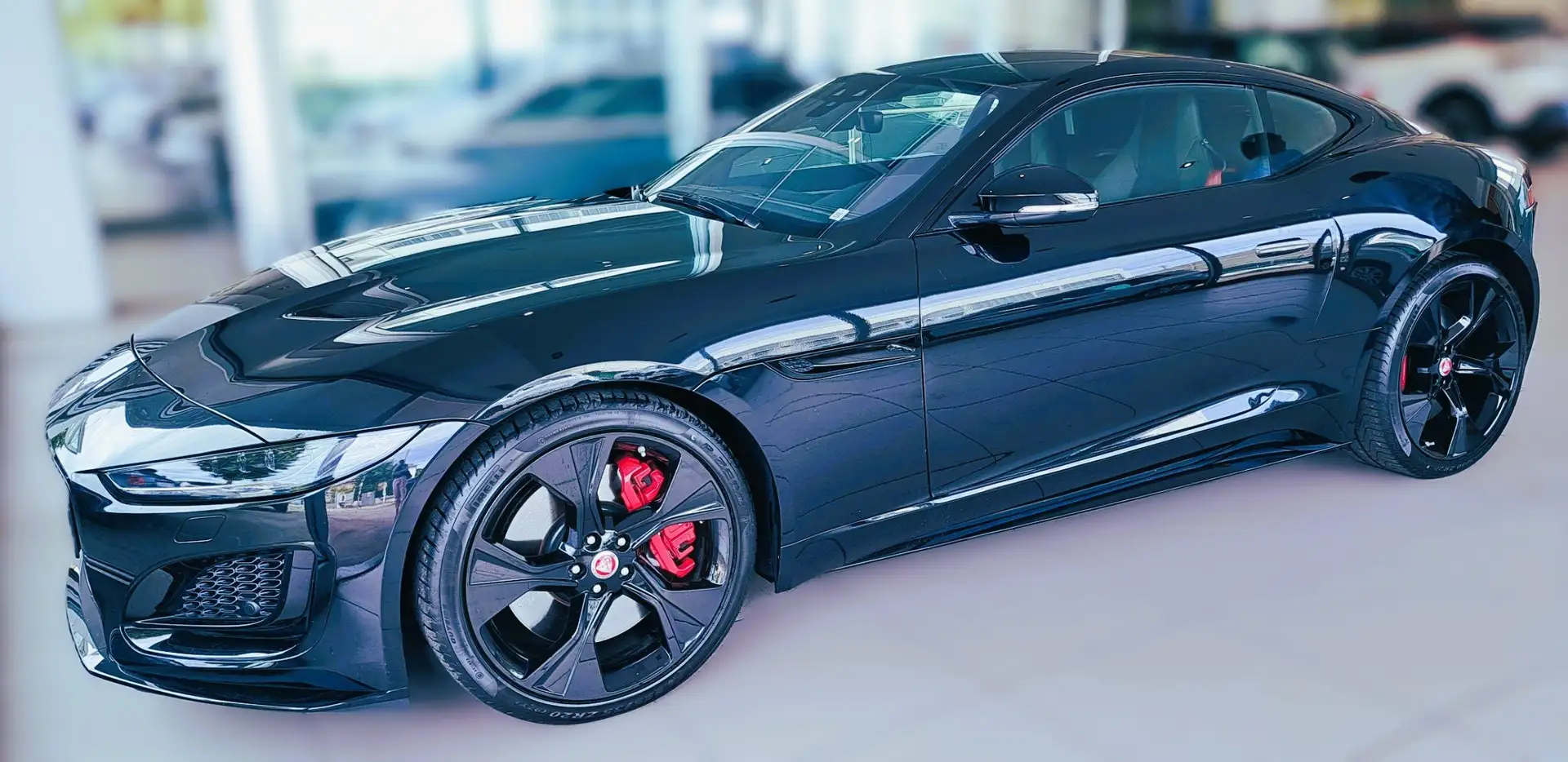 Jaguar F-Type F-Type Coupe 2.0 i4 R-Dynamic Black rwd 300cv auto Nero - 1