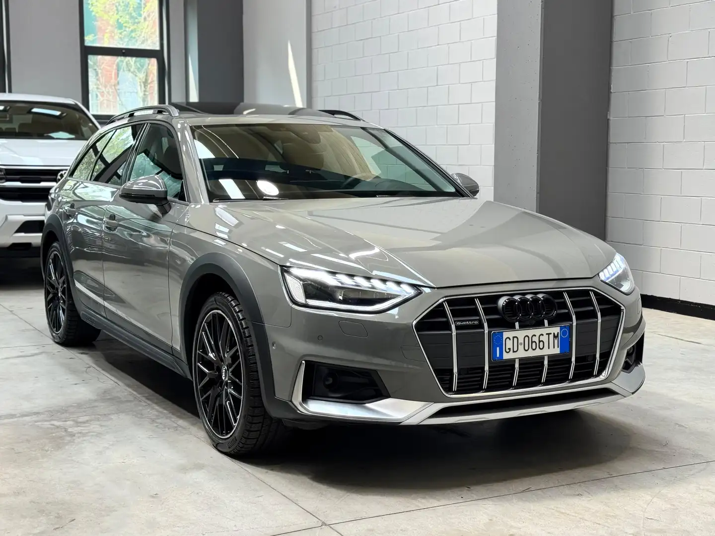 Audi A4 allroad 45 2.0 tfsi mhev  265cv quattro s-tronic - 1