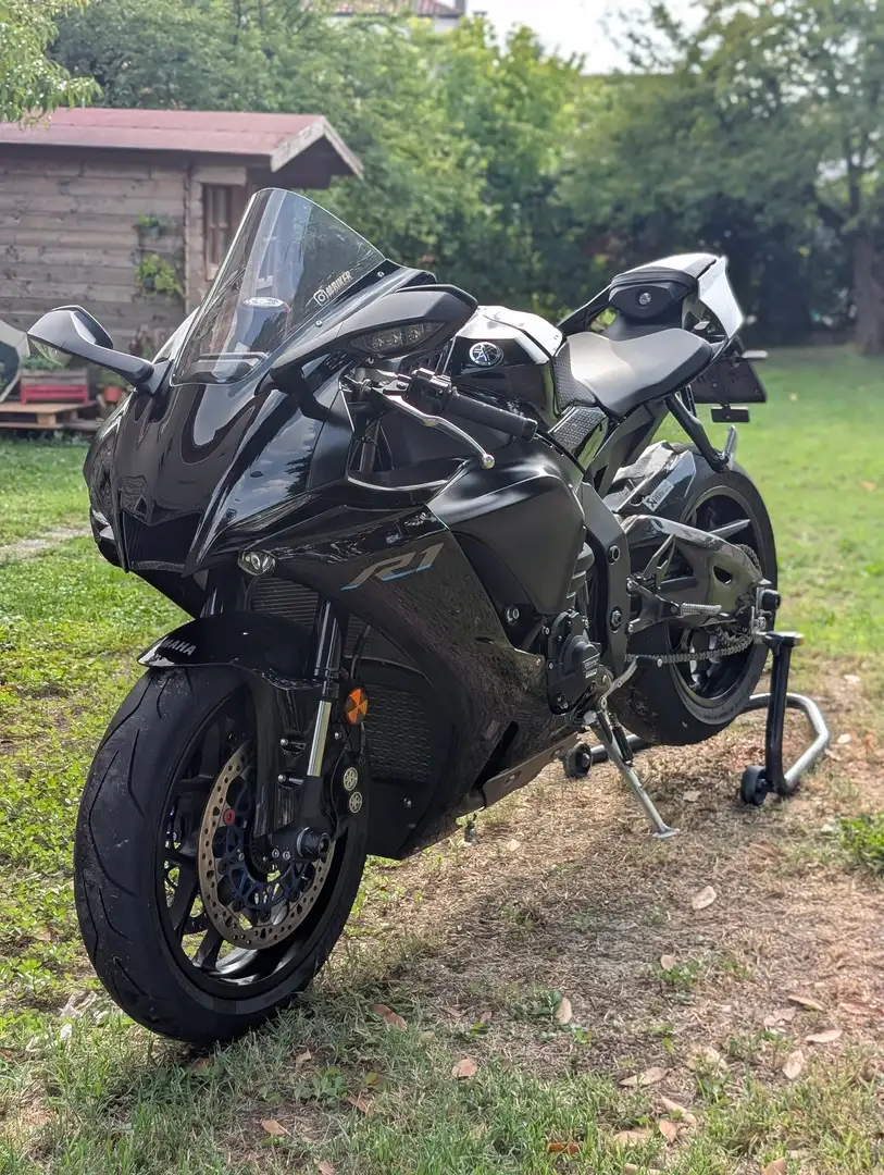 Yamaha YZF-R1 Nero - 2
