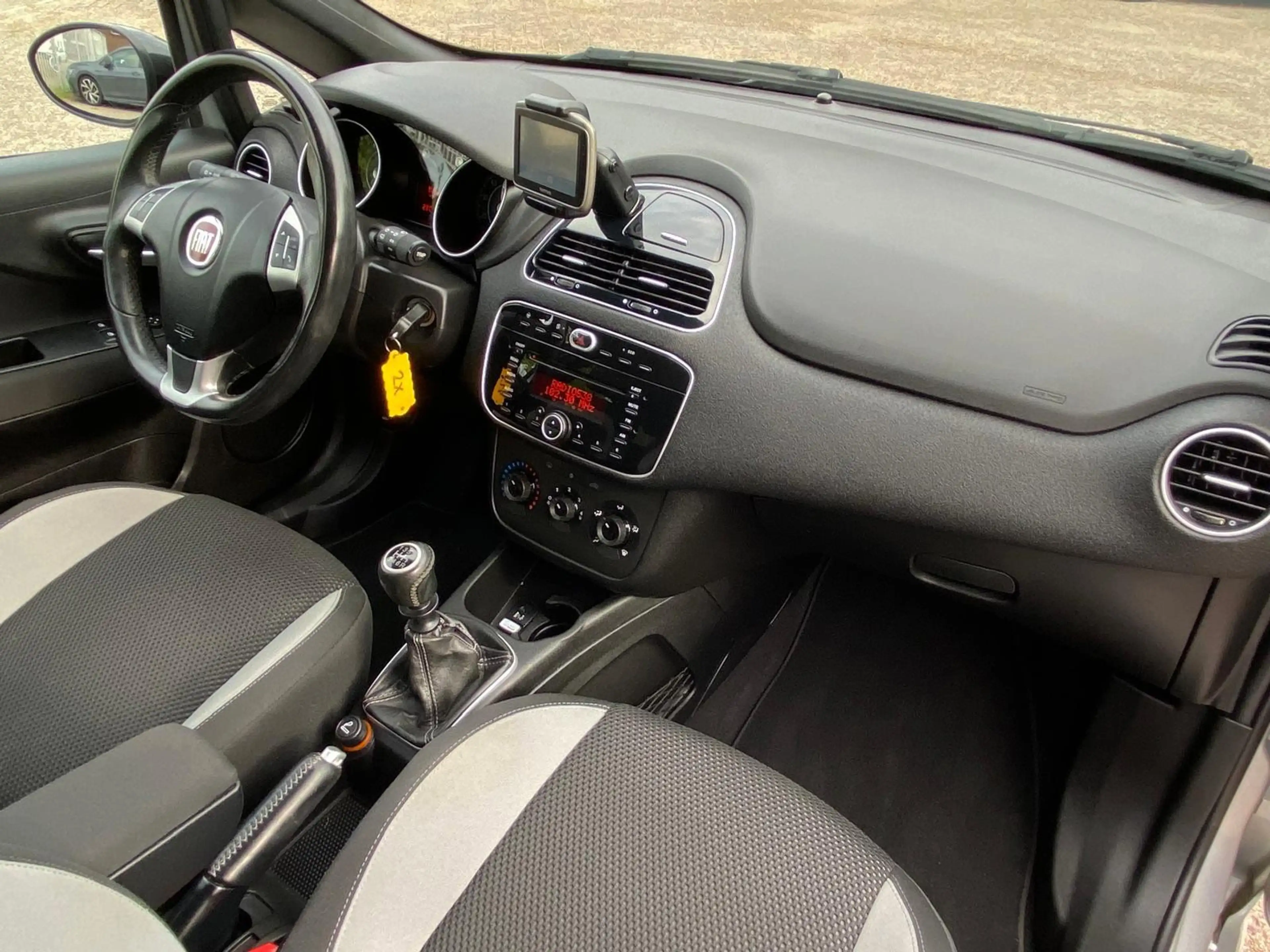Fiat Punto Evo 0.9 TwinAir Racing — photo 7