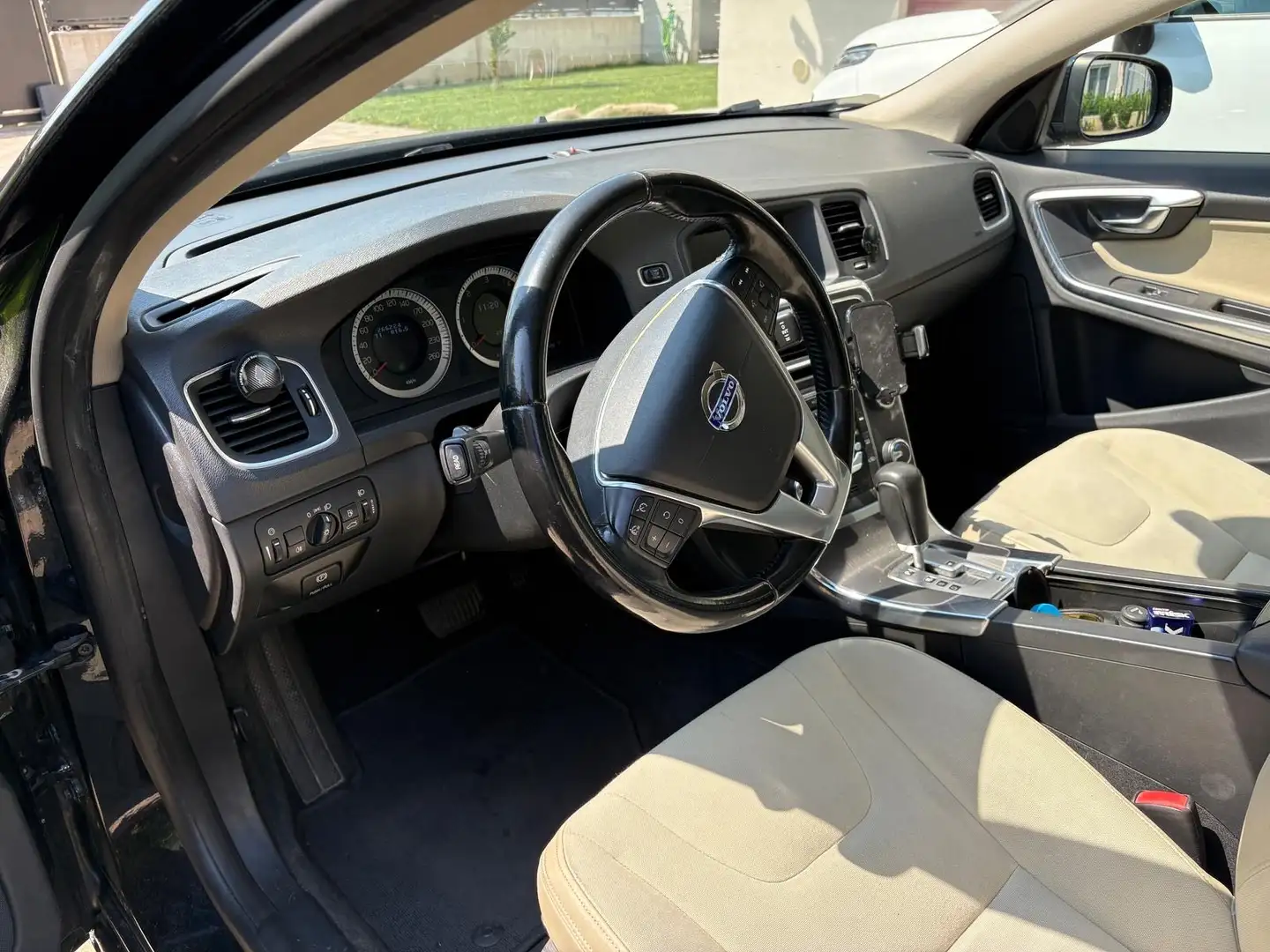 Volvo V60 2.4 d5 Kinetic geartronic - 1