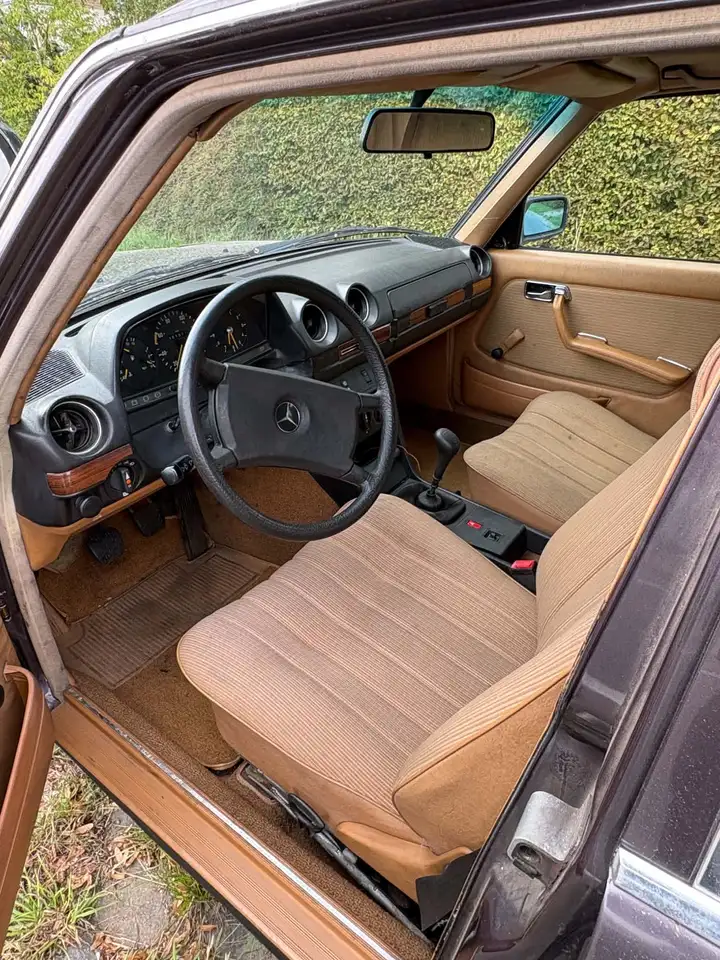 Mercedes-Benz 300 W123 300TD, foto 6