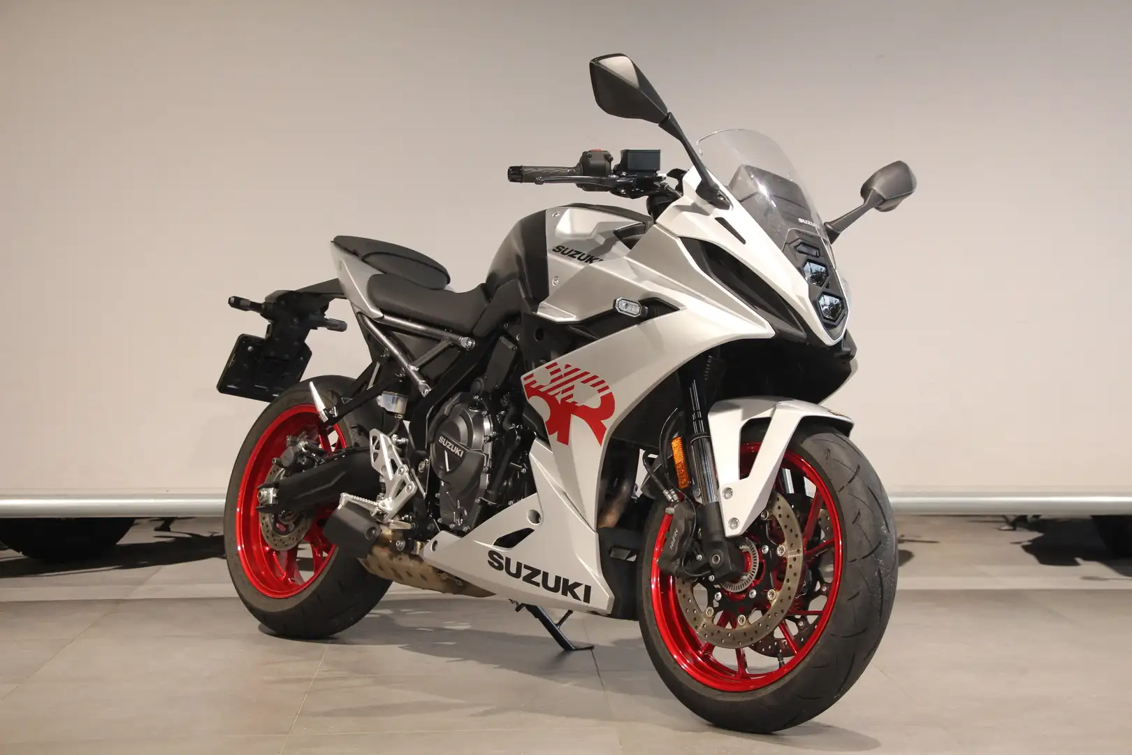 Suzuki GSX 8R Argent - 2