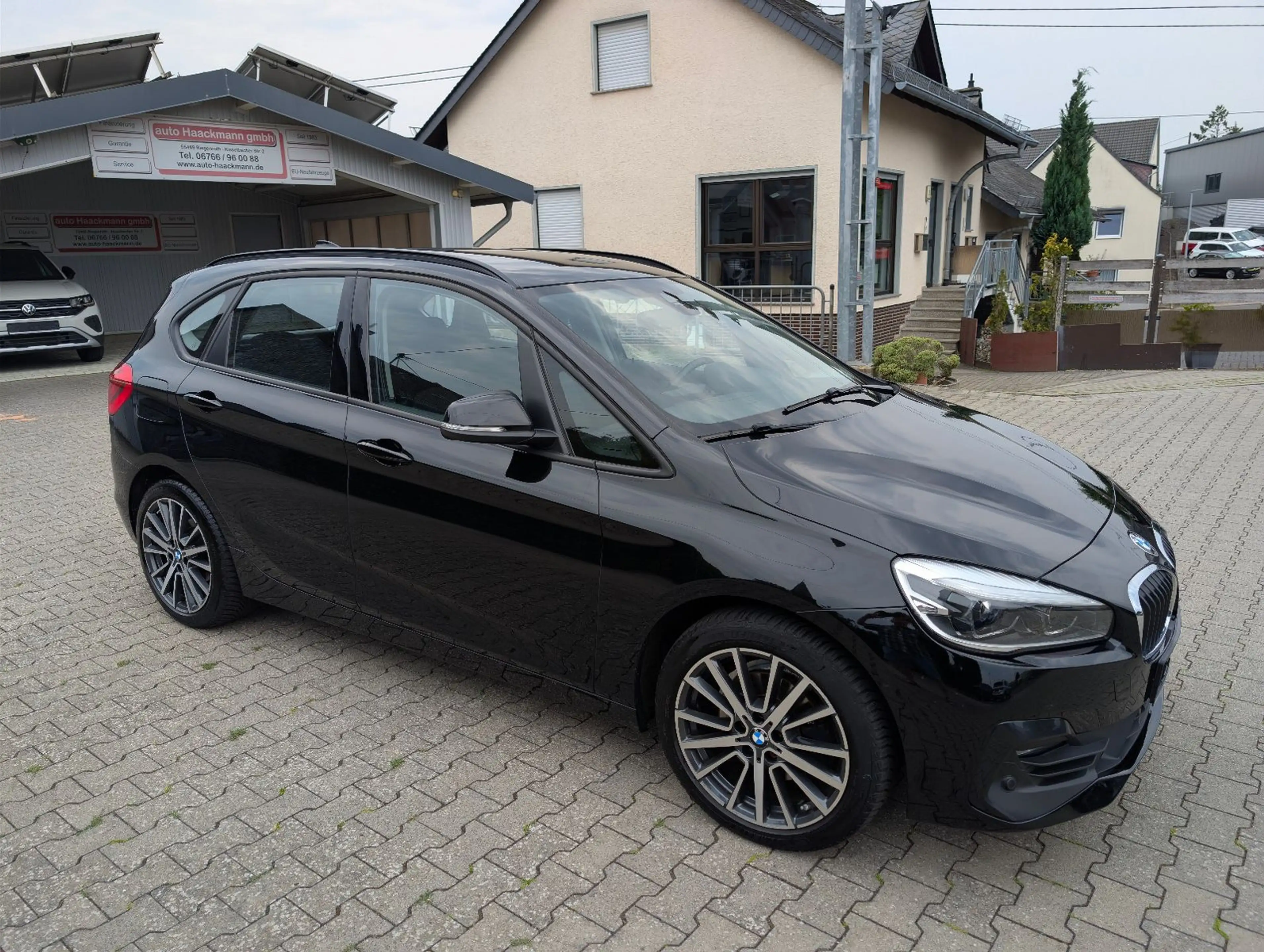 BMW 220 i Active Tourer Advantage — photo 7