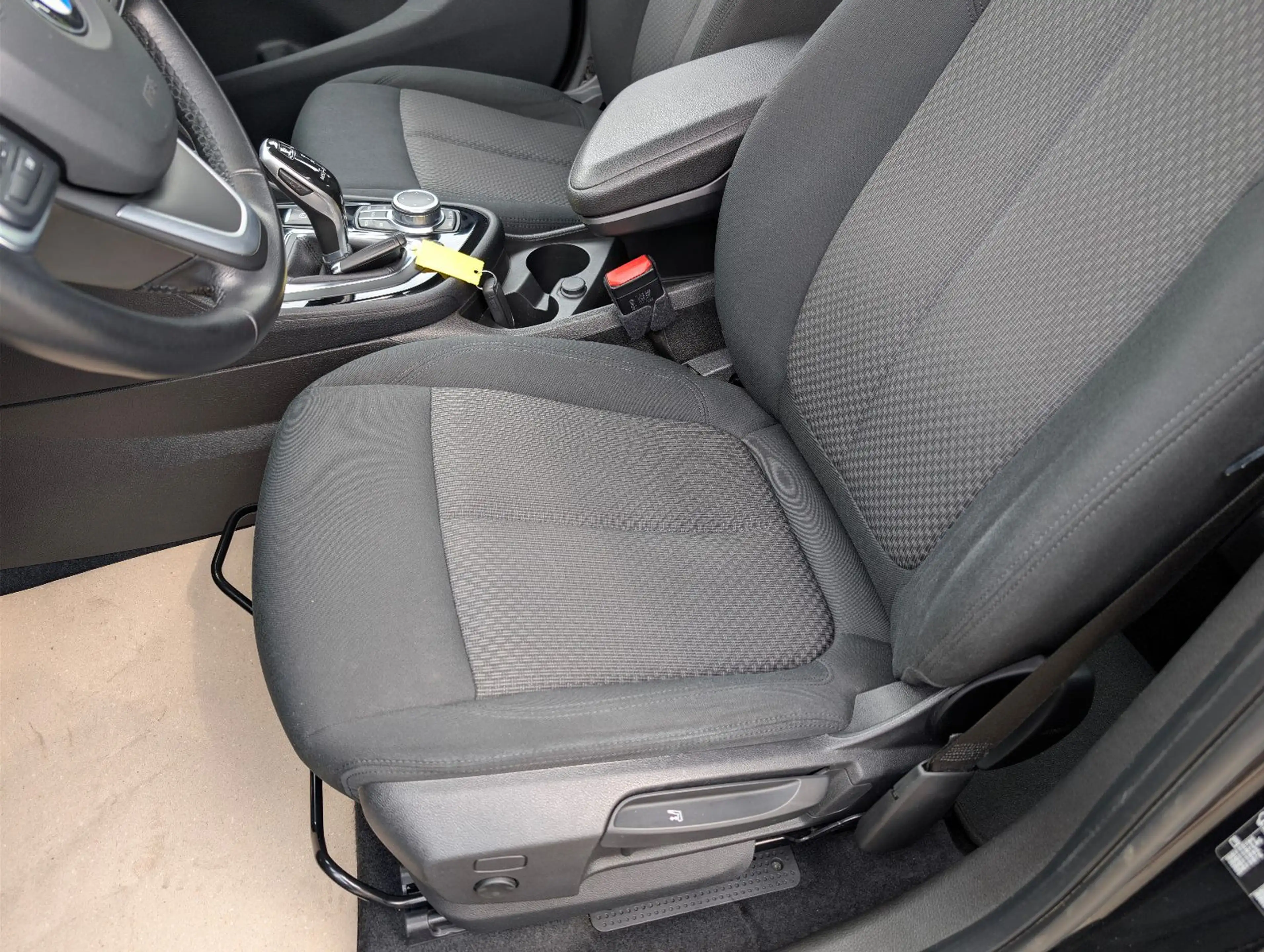 BMW 220 i Active Tourer Advantage — photo 11