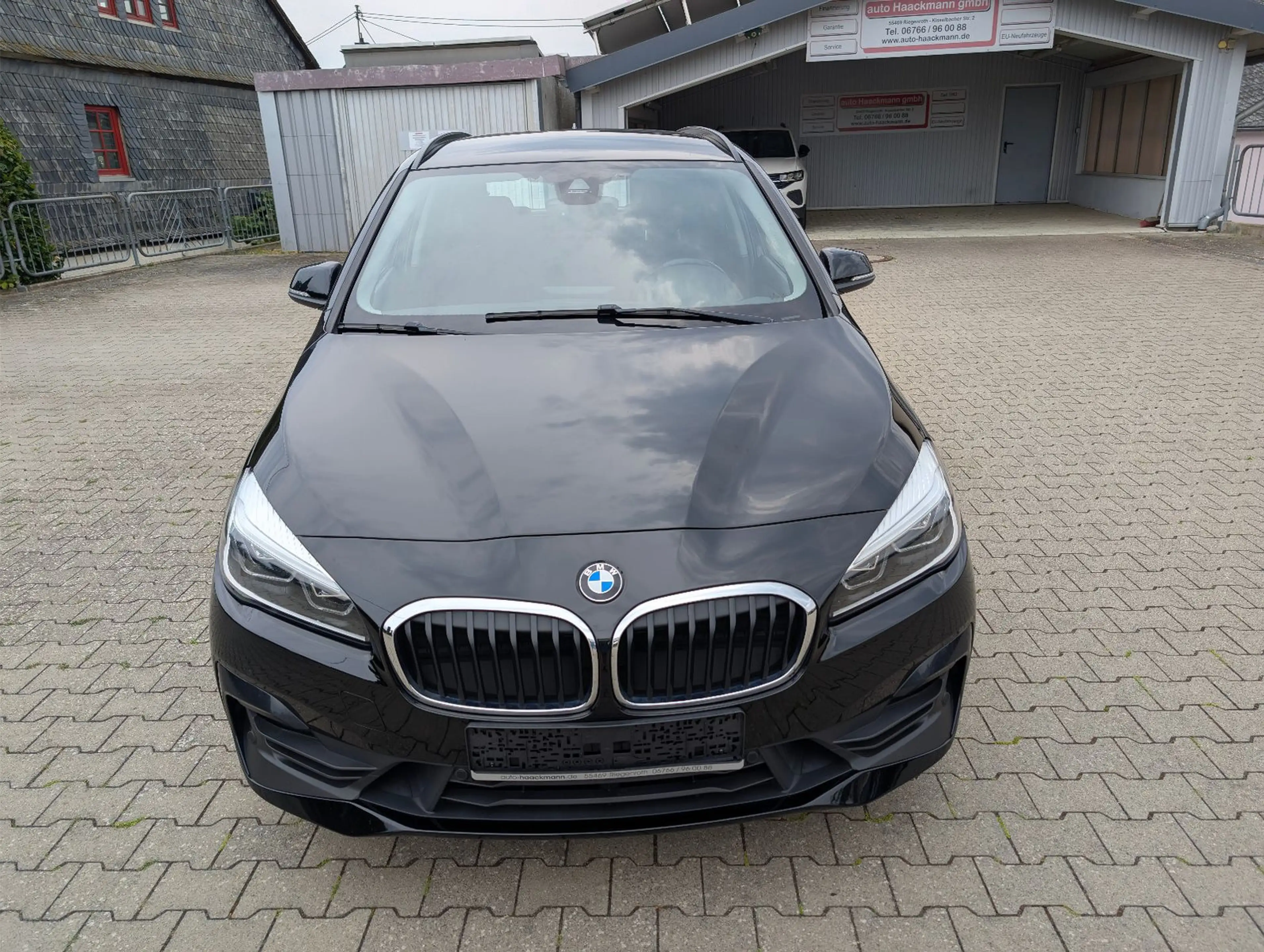 BMW 220 i Active Tourer Advantage — photo 8