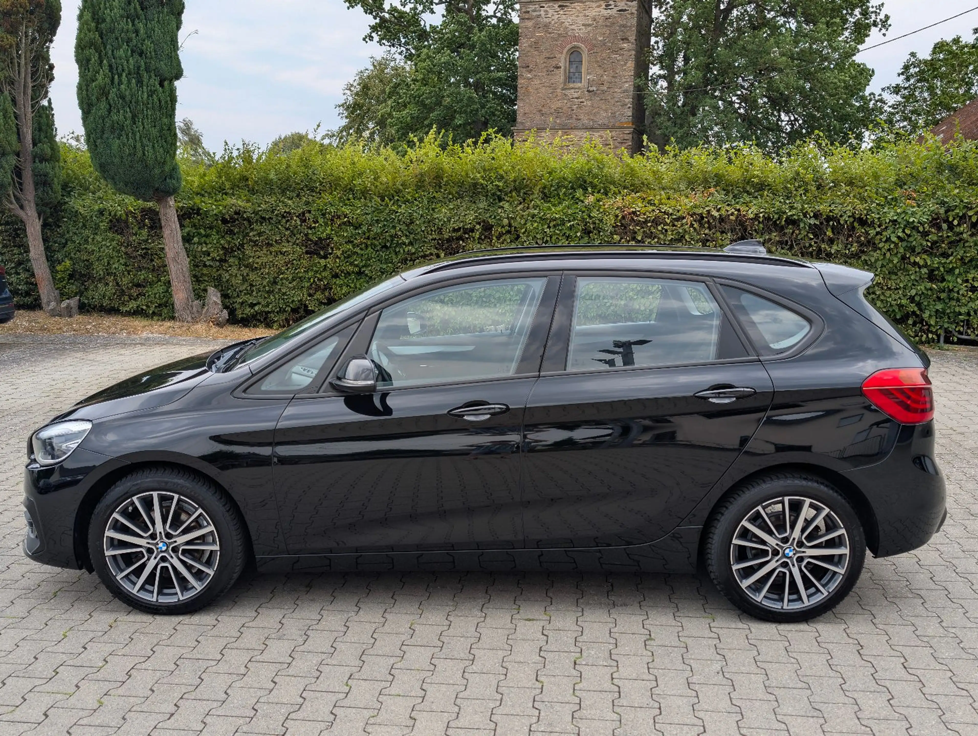 BMW 220 i Active Tourer Advantage — photo 2