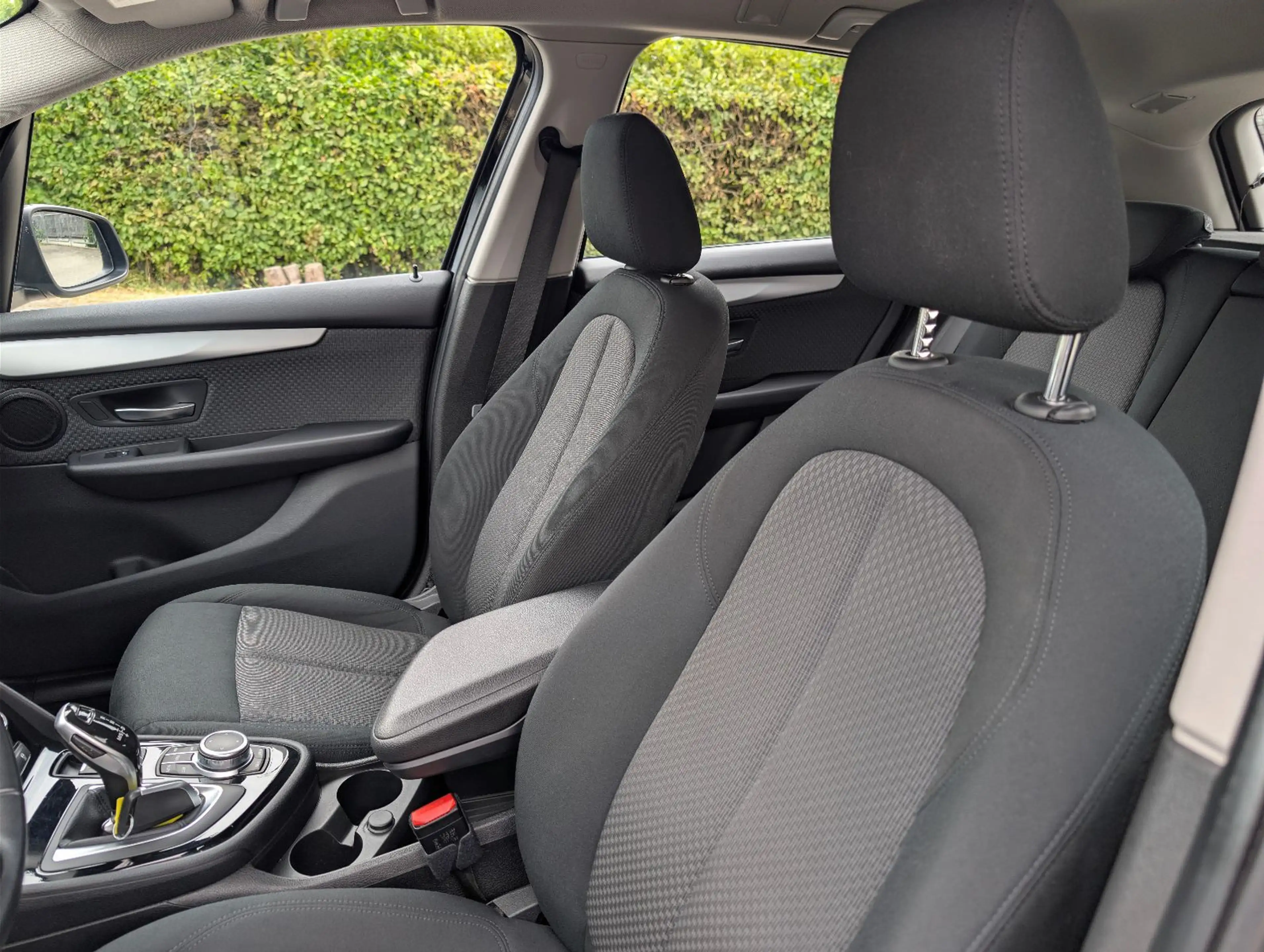 BMW 220 i Active Tourer Advantage — photo 10