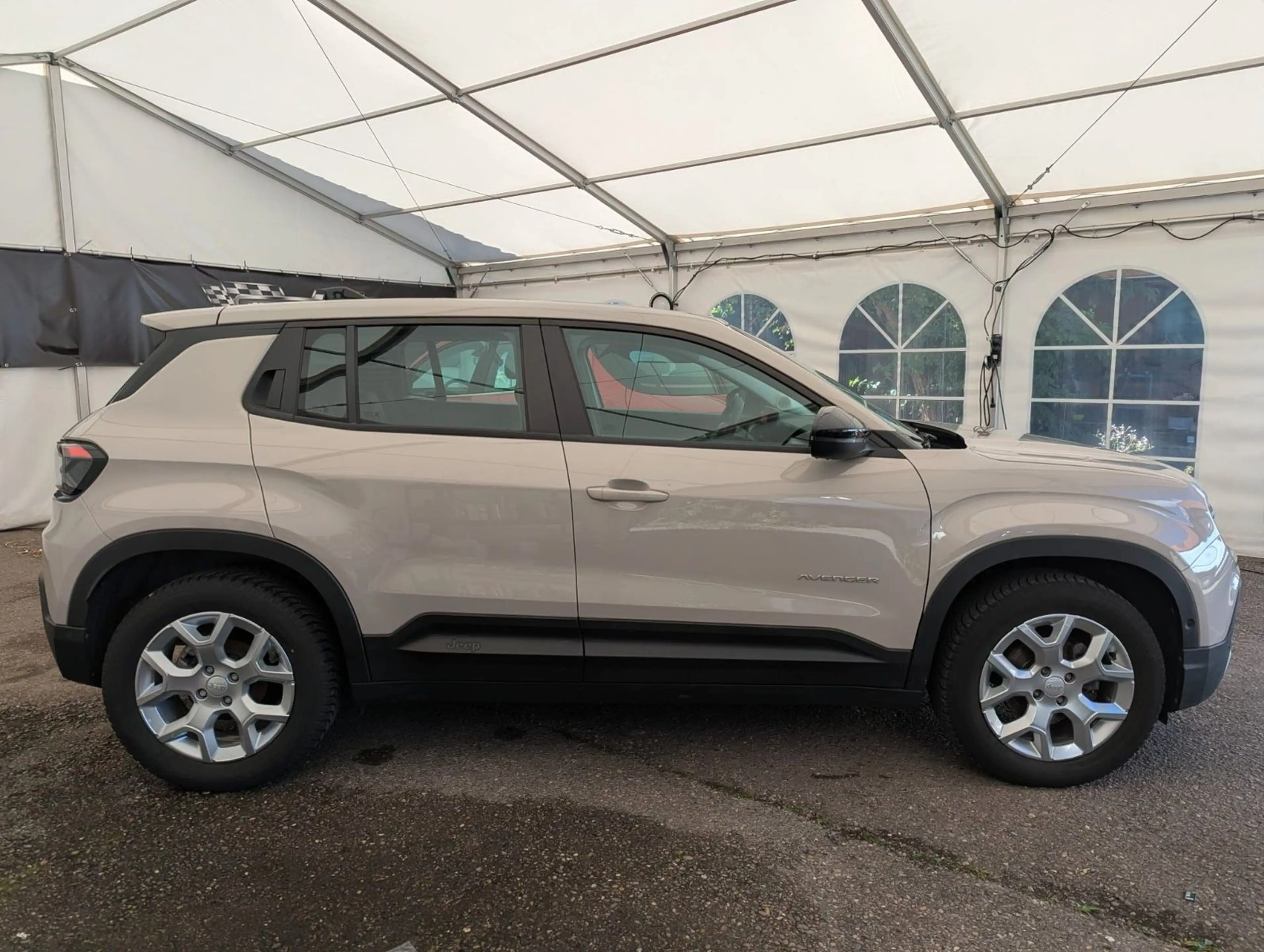 Jeep Avenger Altitude /Totwinkel/PDC/Carplay/LED — photo 8