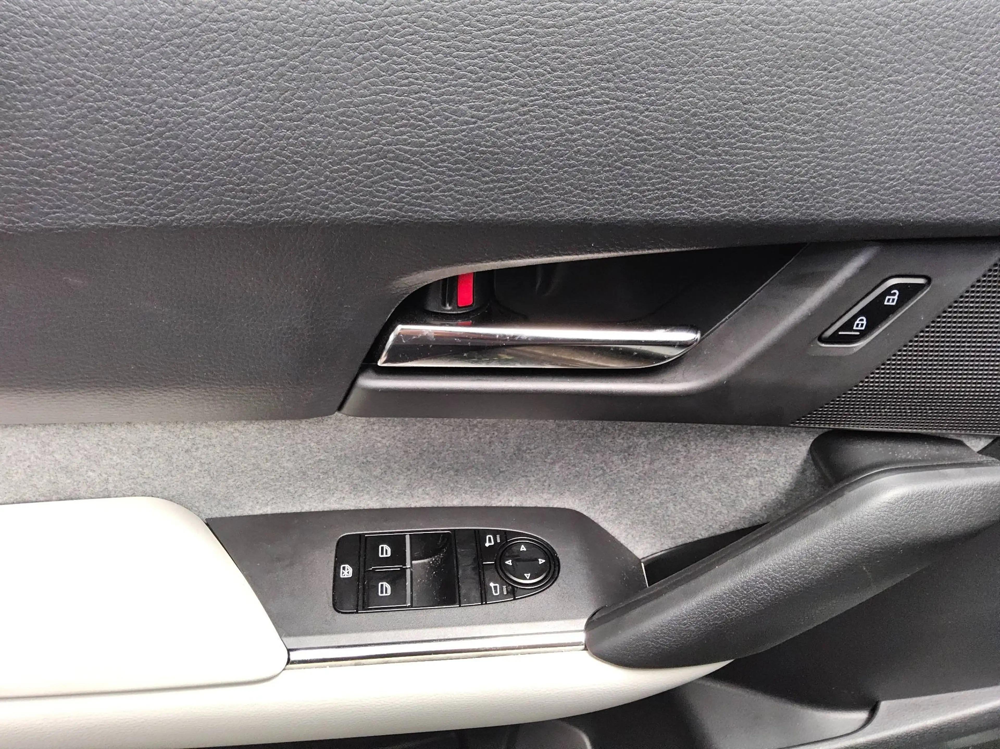Mazda MX-30 e-Skyactiv Prime Navi LED HuD Kamera — photo 10