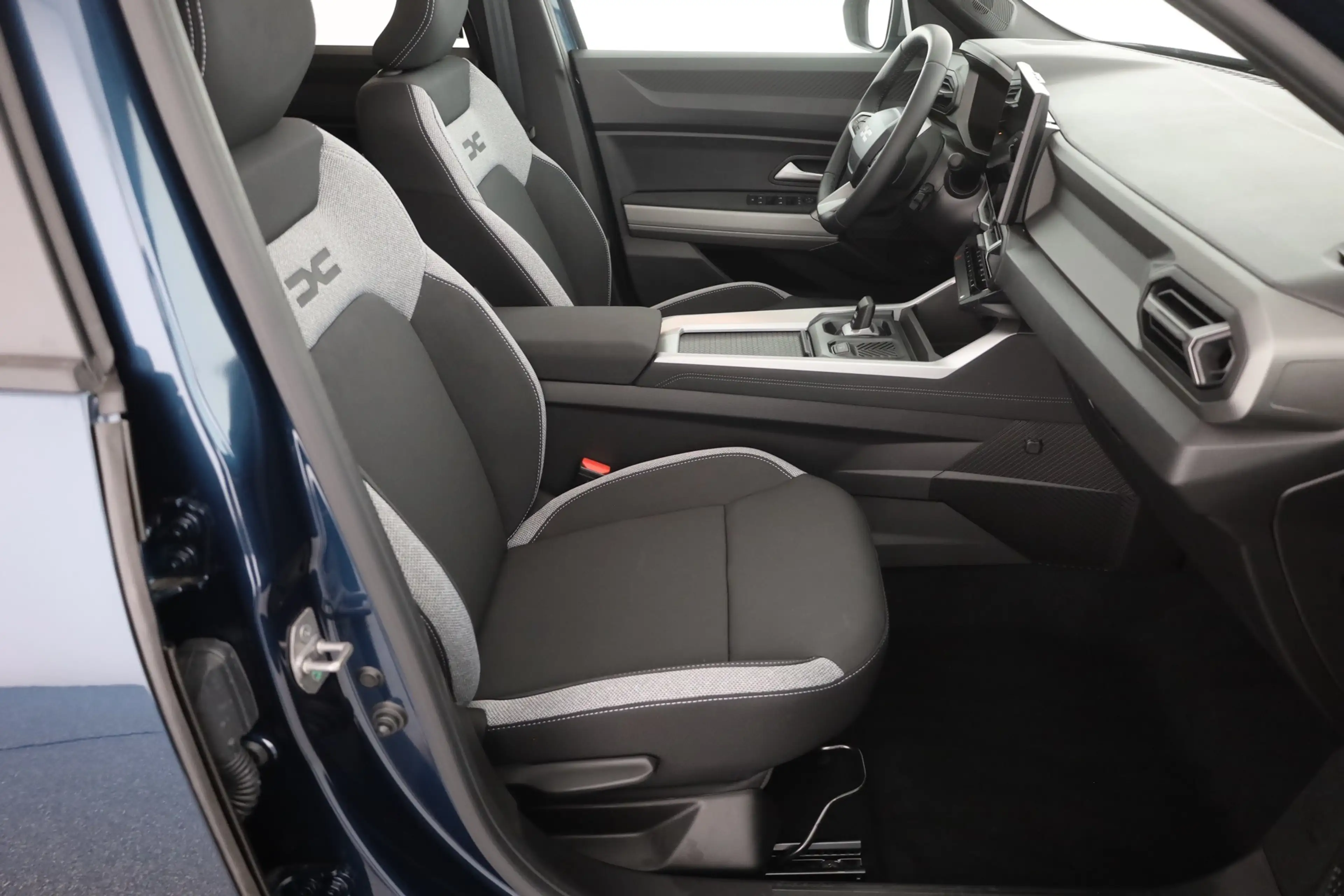 Dacia Bigster Journey HEV 155 Aut. LED ACC Navi 360° — photo 23