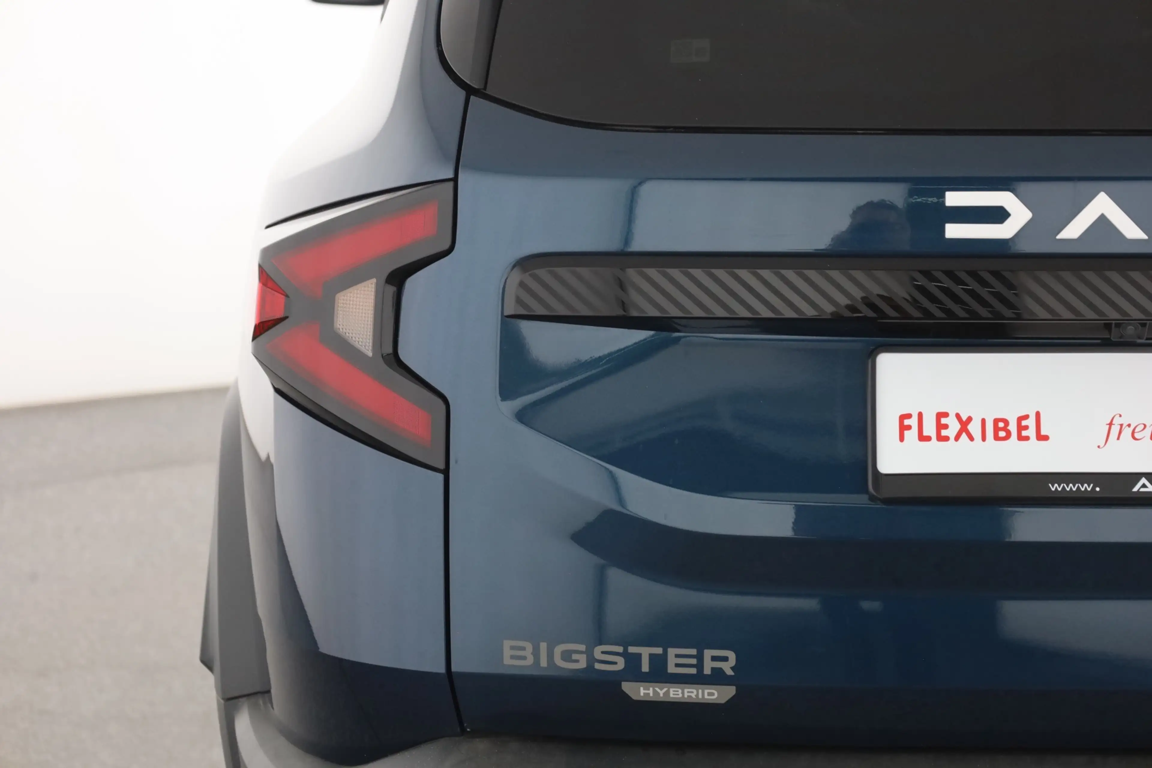 Dacia Bigster Journey HEV 155 Aut. LED ACC Navi 360° — photo 30