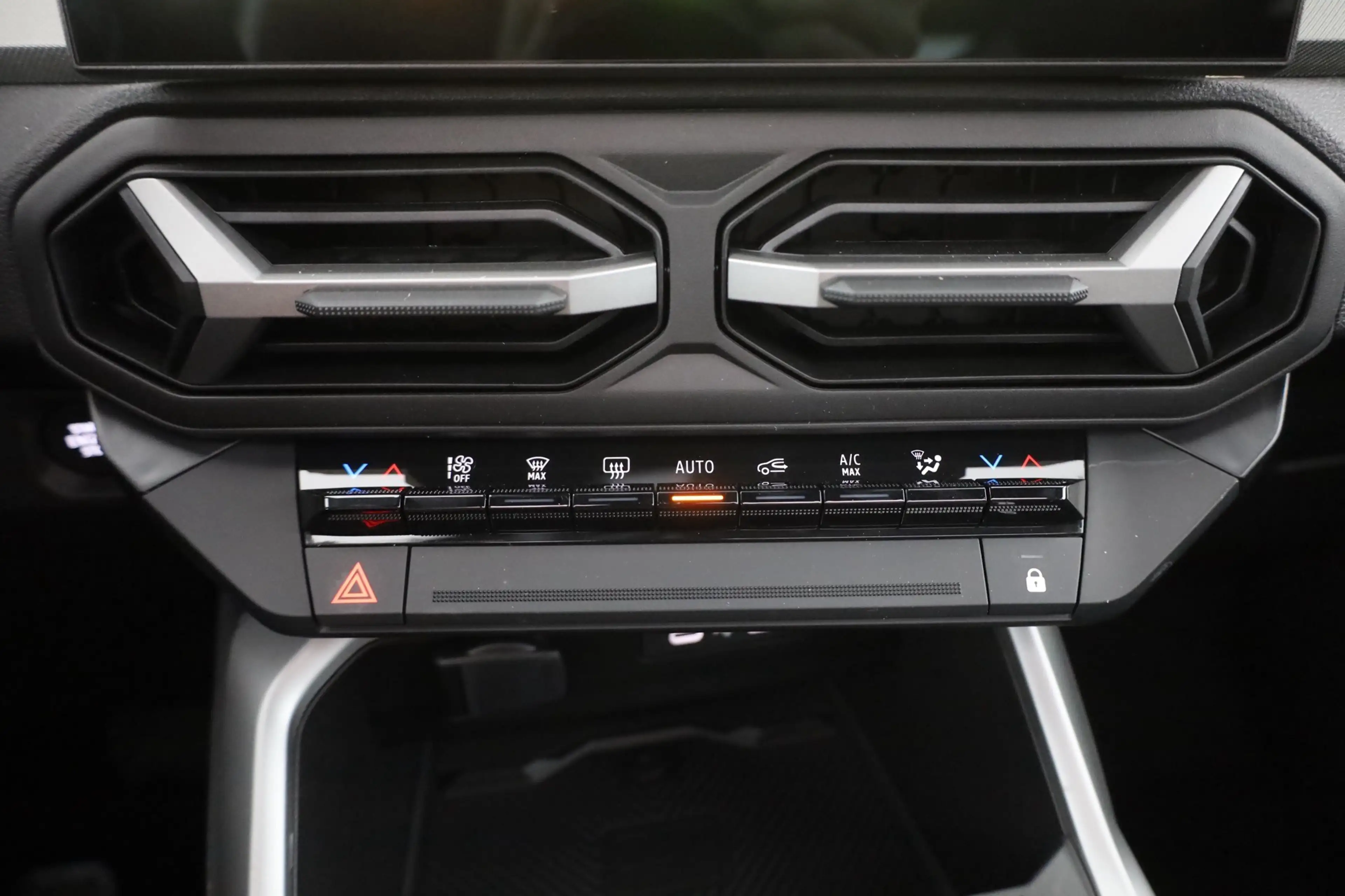 Dacia Bigster Journey HEV 155 Aut. LED ACC Navi 360° — photo 11