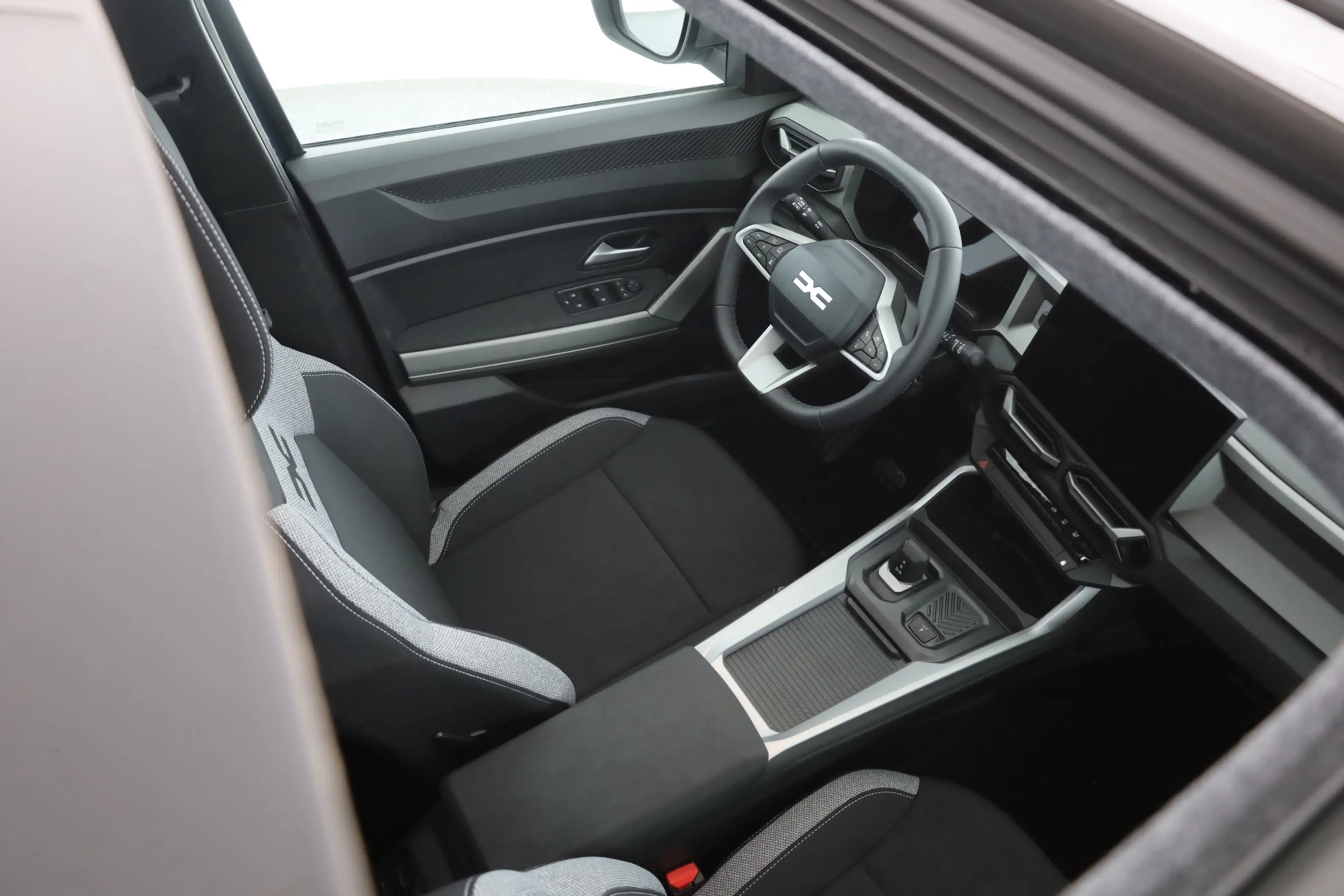 Dacia Bigster Journey HEV 155 Aut. LED ACC Navi 360° — photo 28