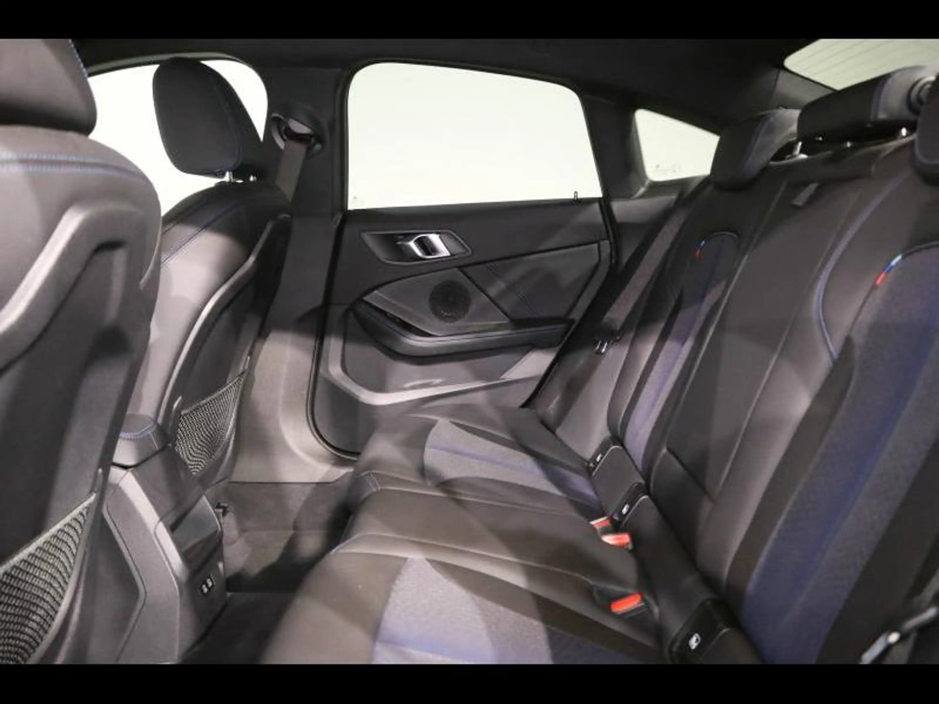 BMW 216 d Gran Coupé Kit M Sport — photo 10