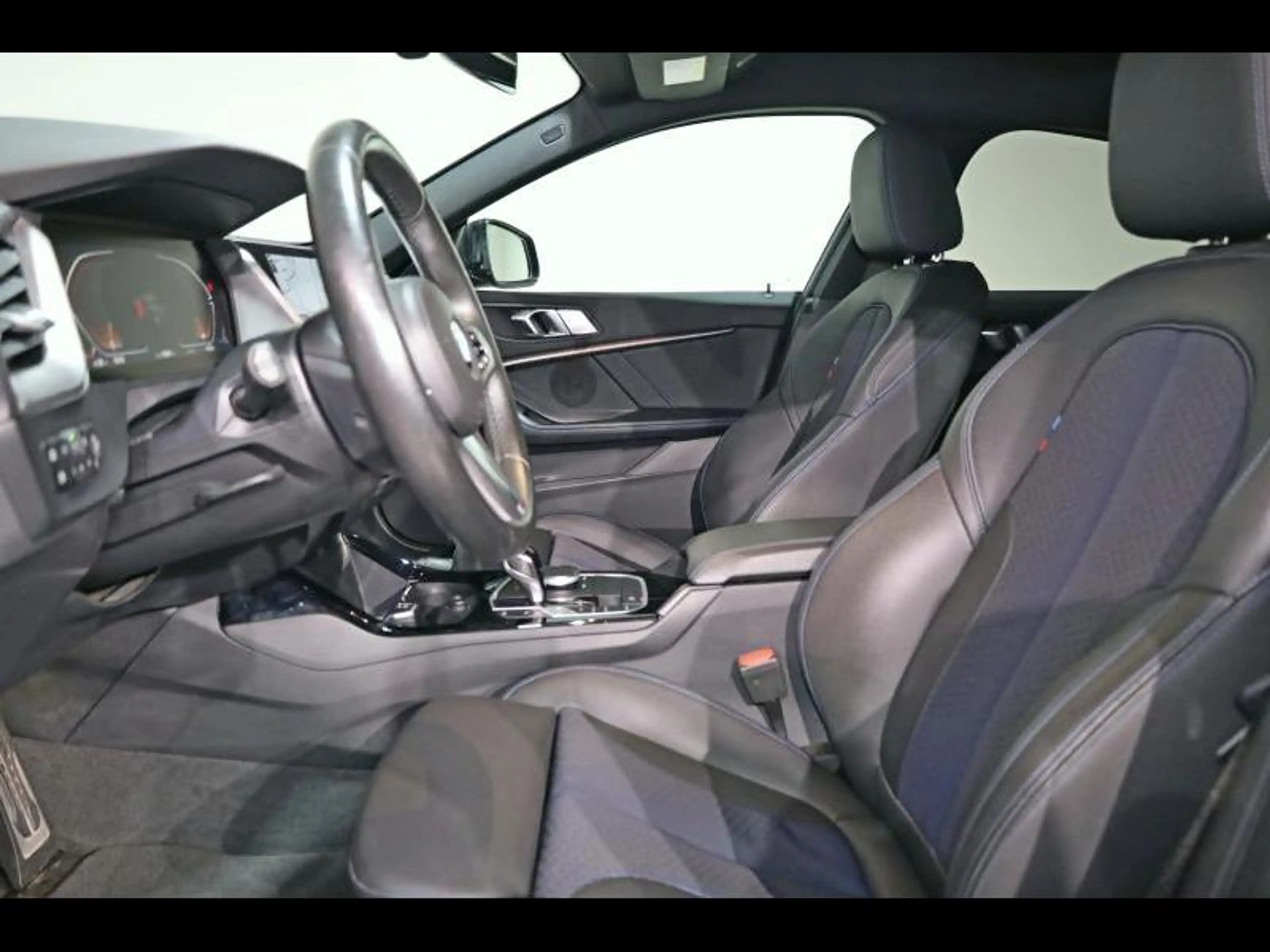BMW 216 d Gran Coupé Kit M Sport — photo 9
