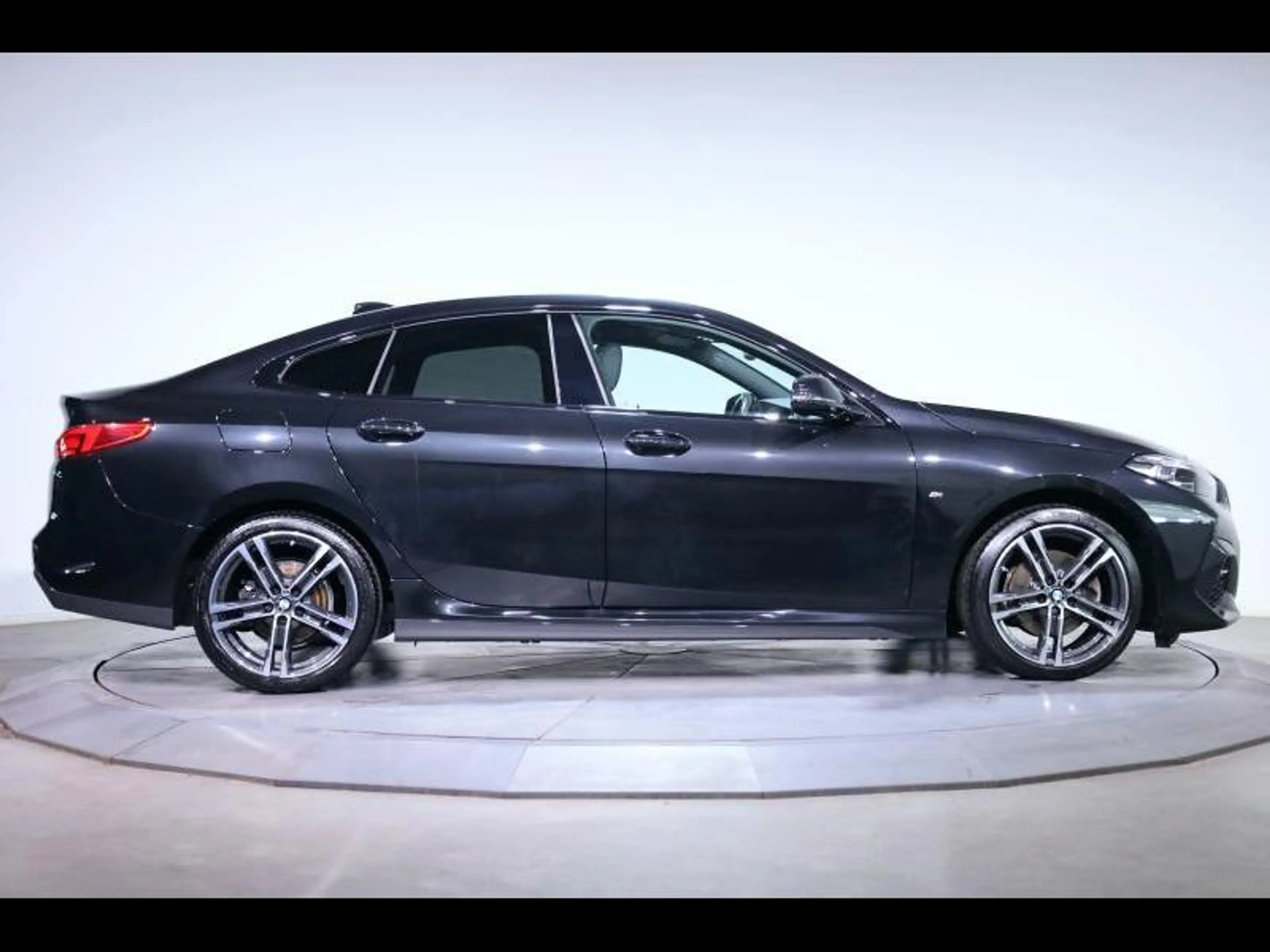BMW 216 d Gran Coupé Kit M Sport — photo 3