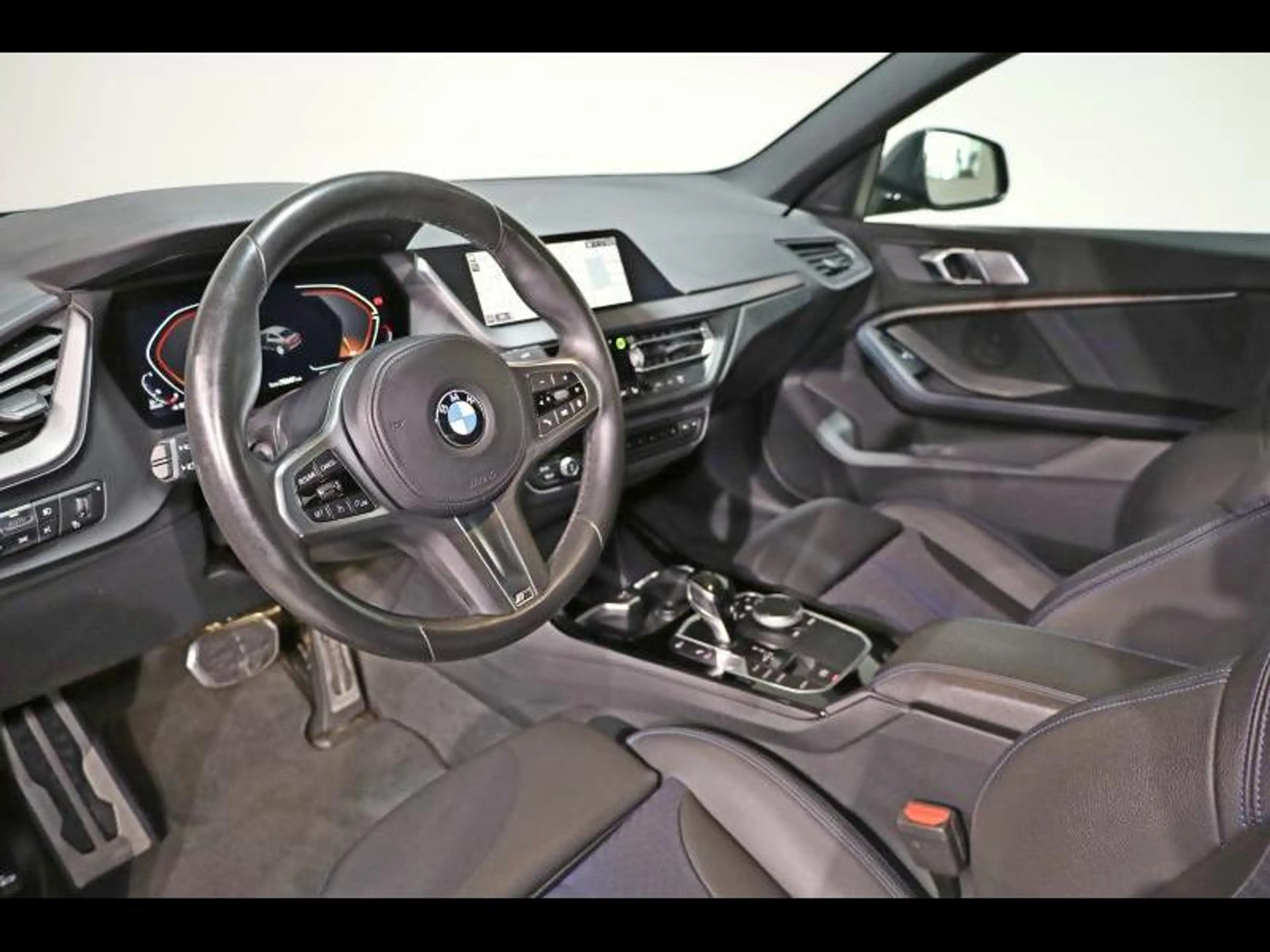 BMW 216 d Gran Coupé Kit M Sport — photo 6