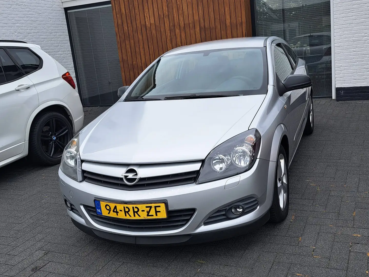 Opel Astra Astra 1.6 Enjoy Zilver - 1